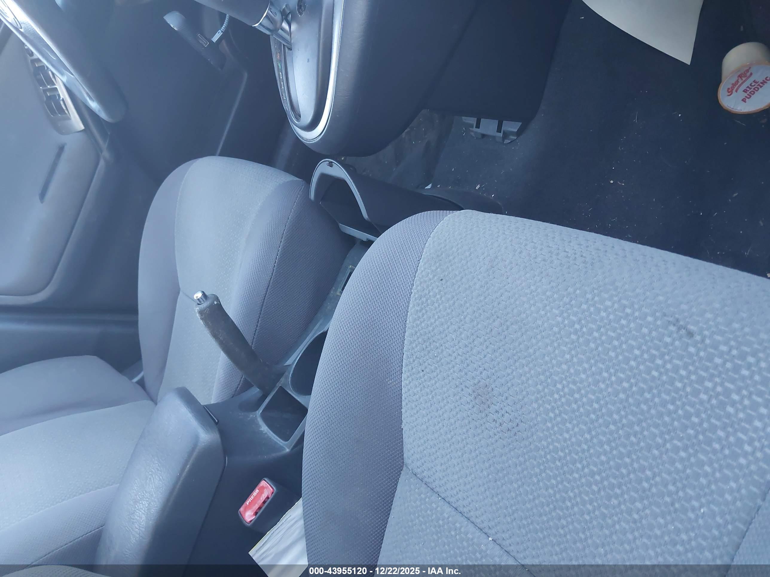 TOYOTA MATRIX image 5