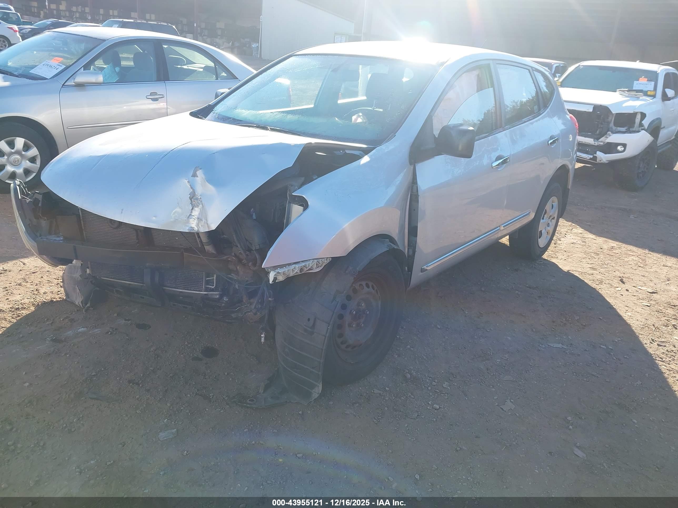 NISSAN ROGUE image 2