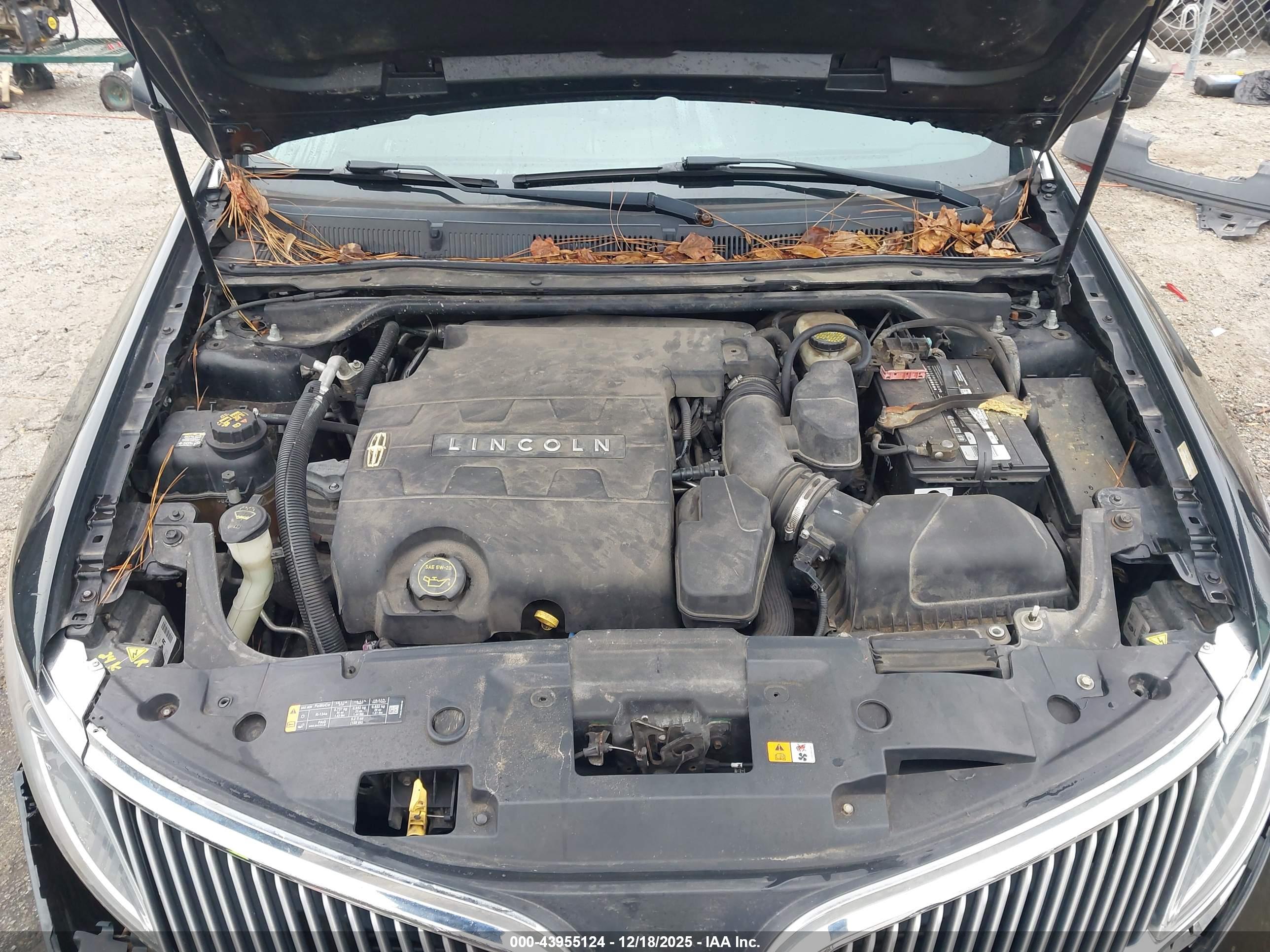 LINCOLN MKS image 10