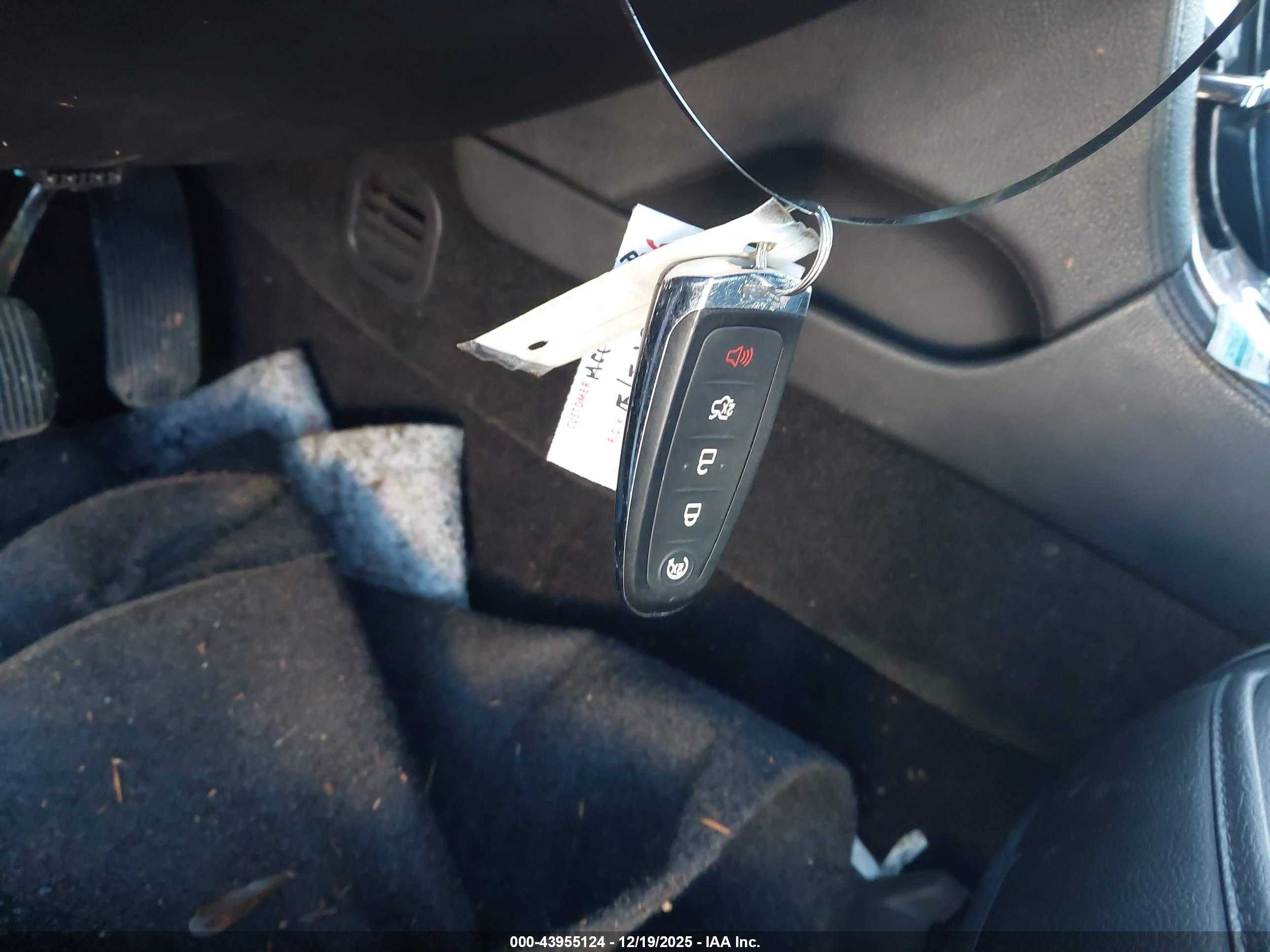 LINCOLN MKS image 11
