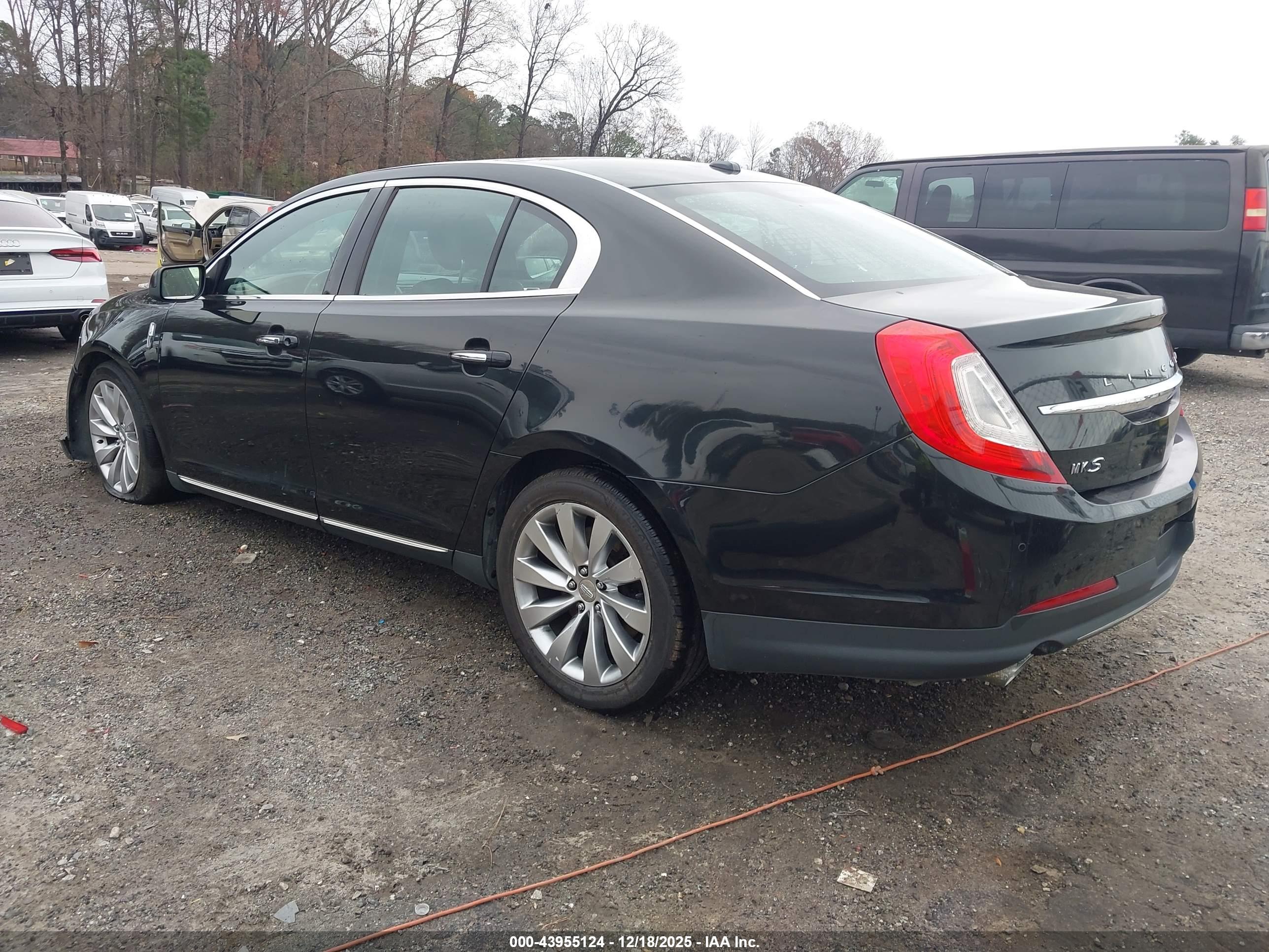 LINCOLN MKS image 3