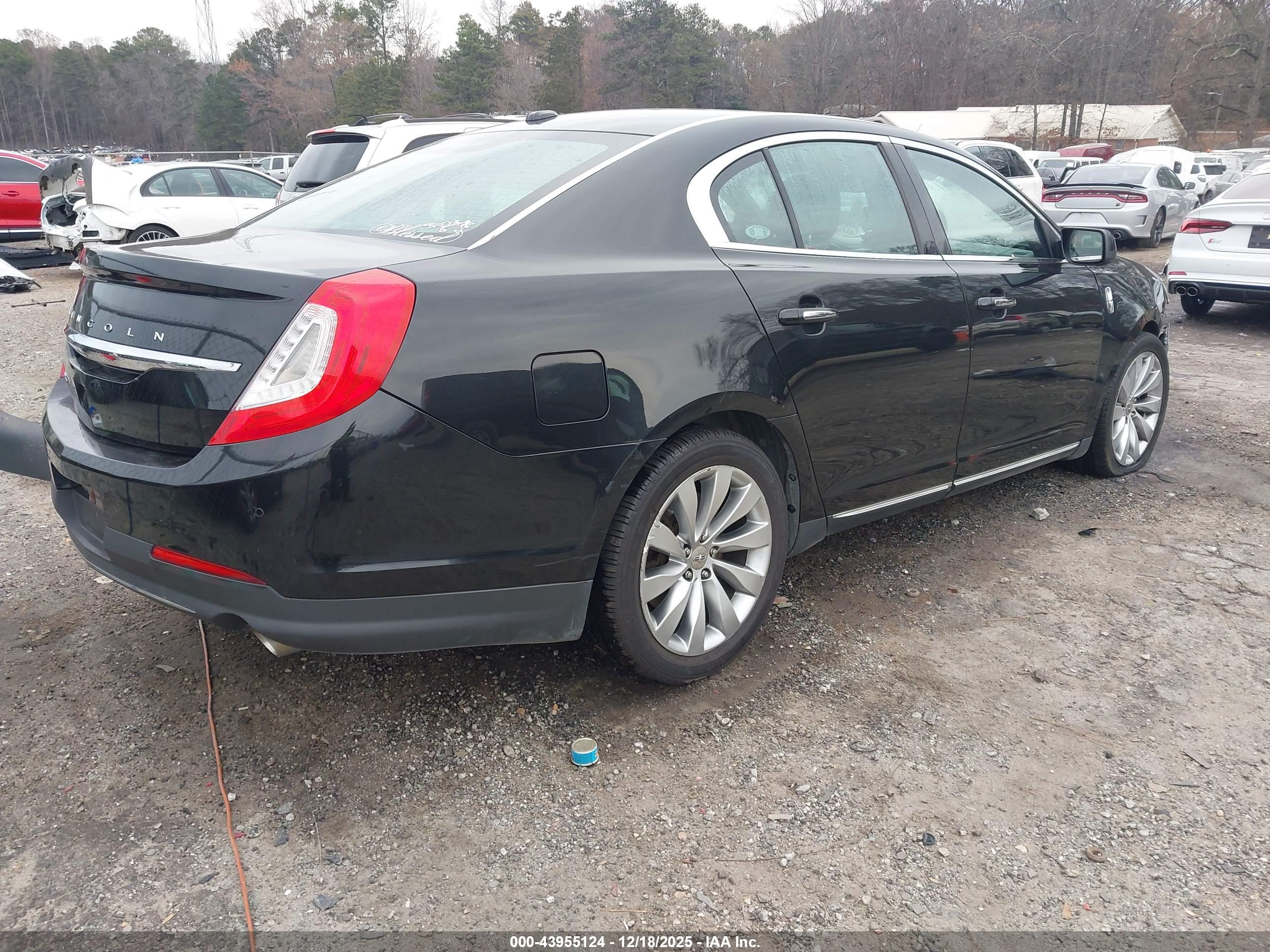 LINCOLN MKS image 4