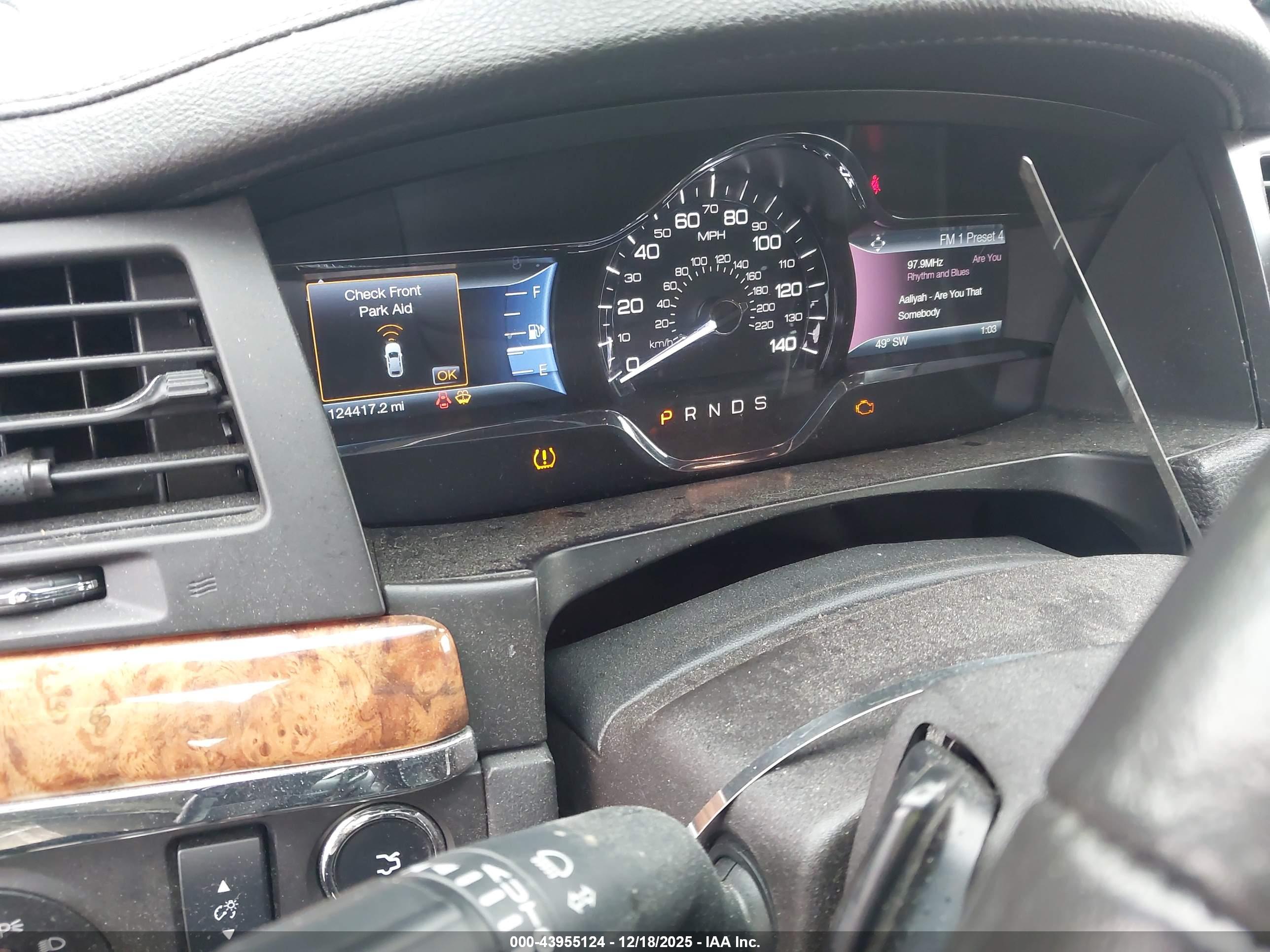 LINCOLN MKS image 7