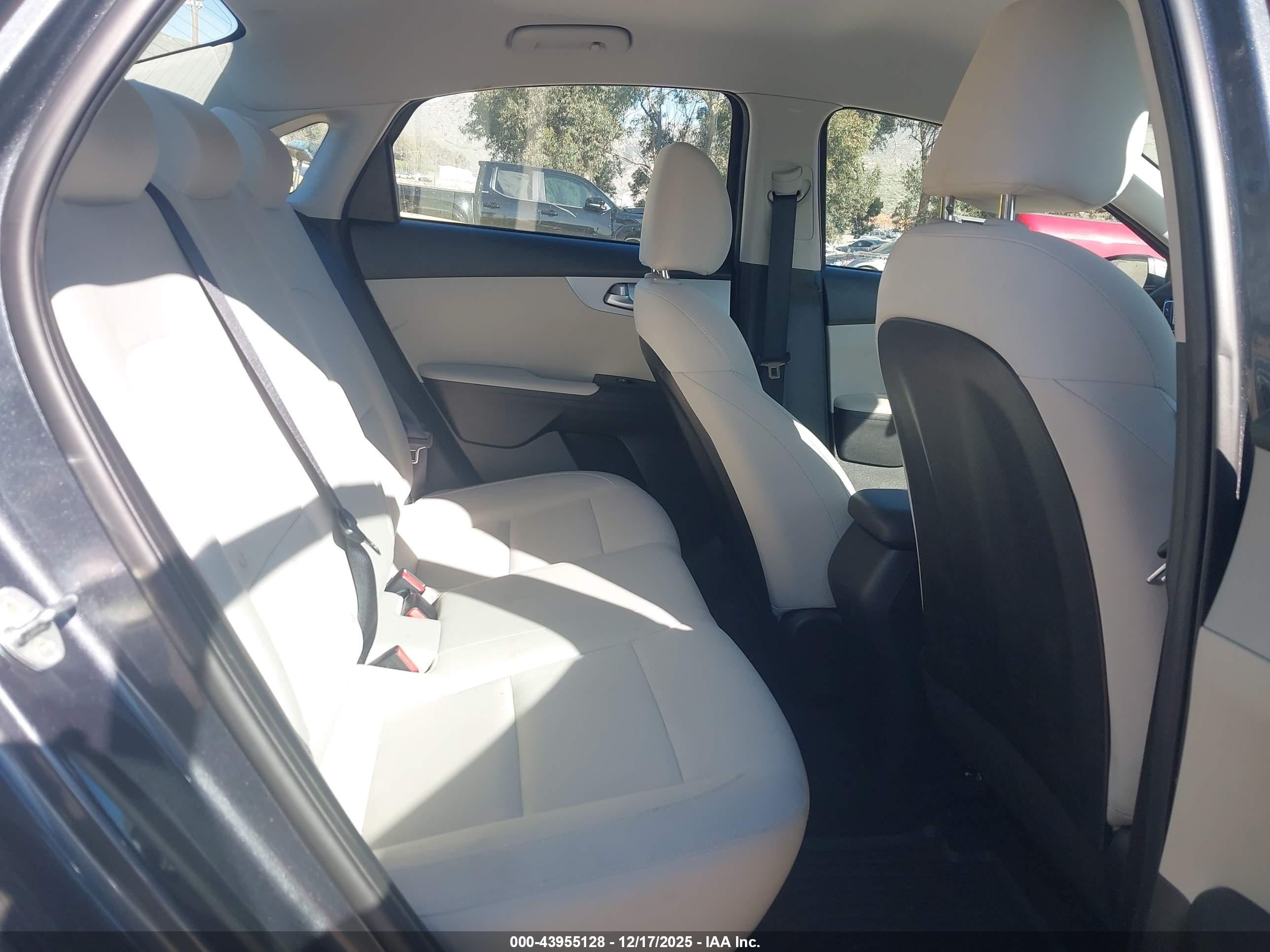 KIA FORTE image 8