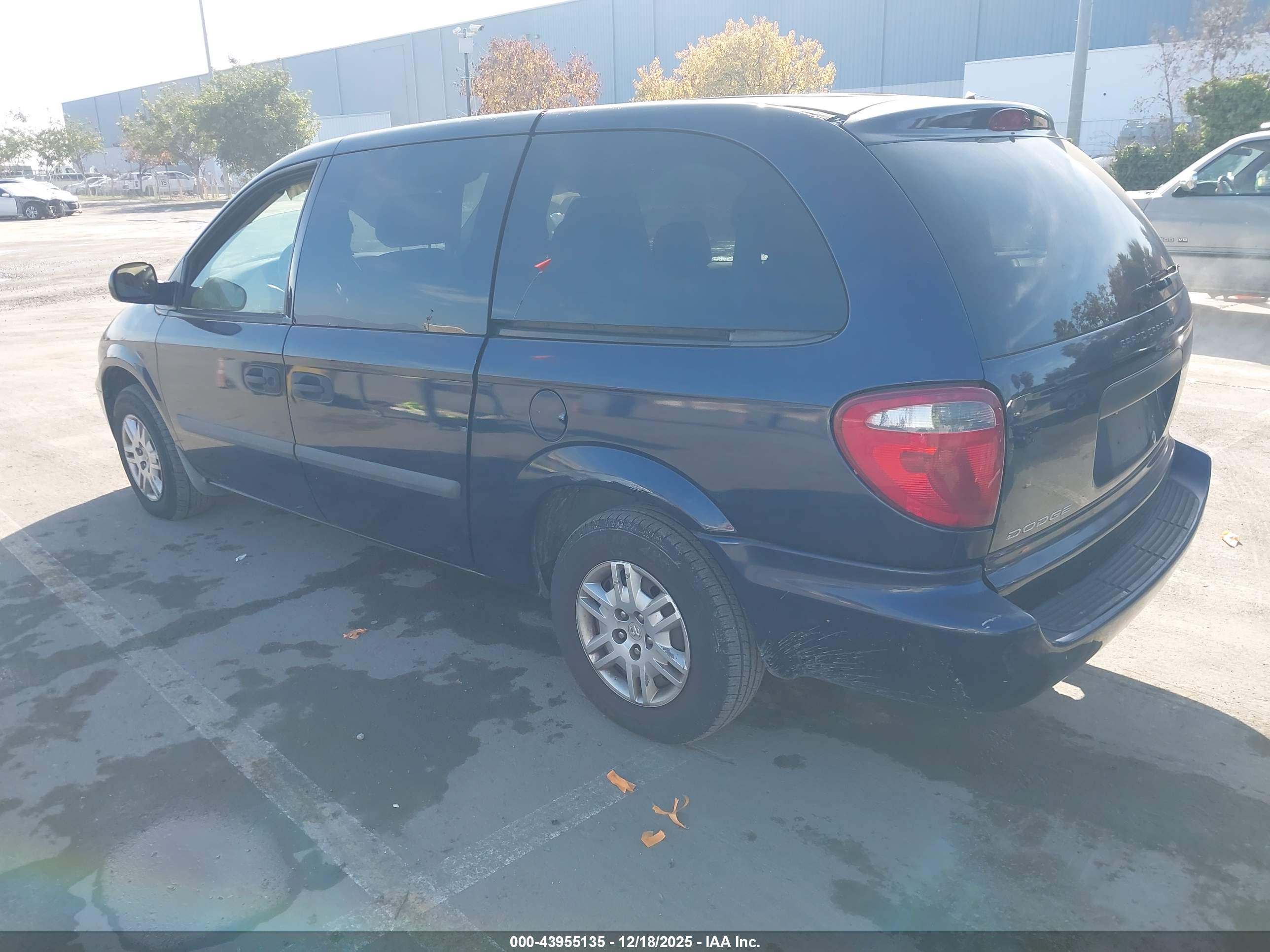 DODGE GRAND image 3