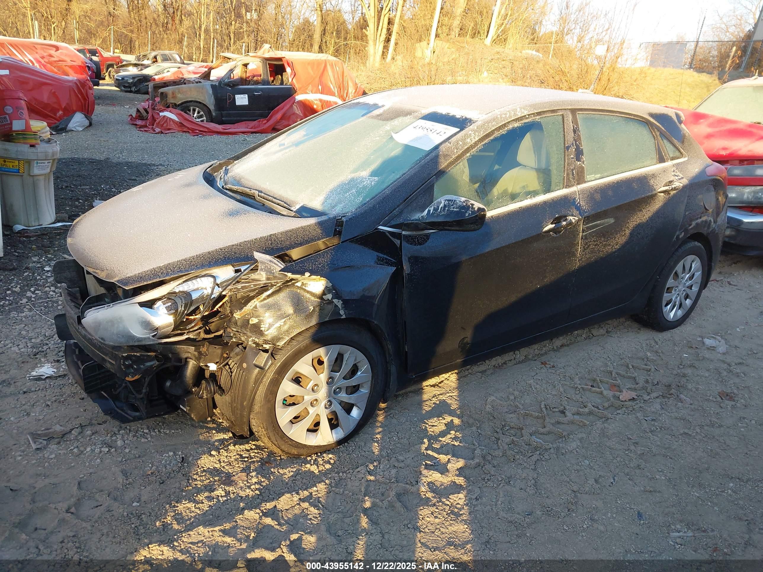 HYUNDAI ELANTRA image 2