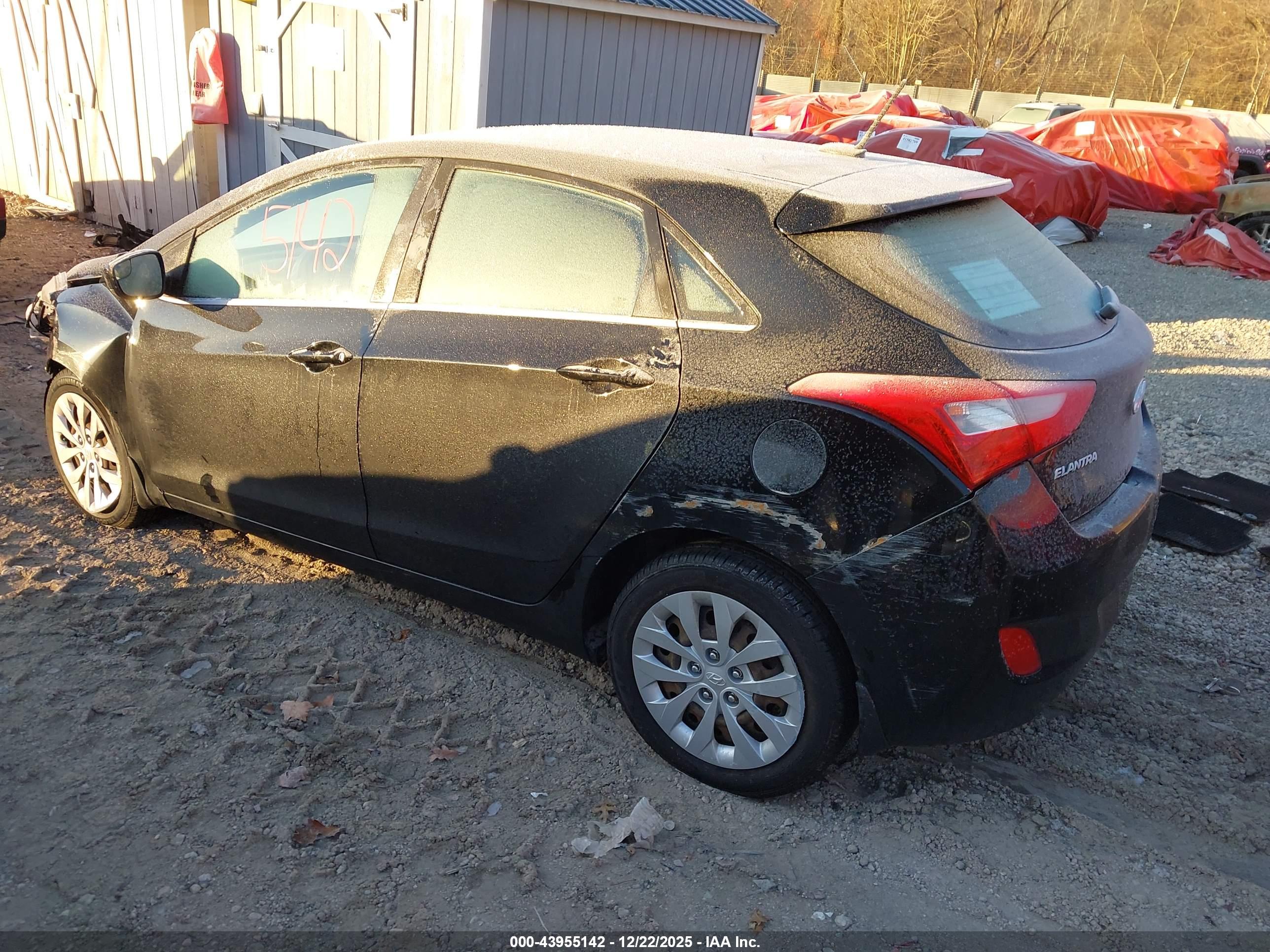 HYUNDAI ELANTRA image 3