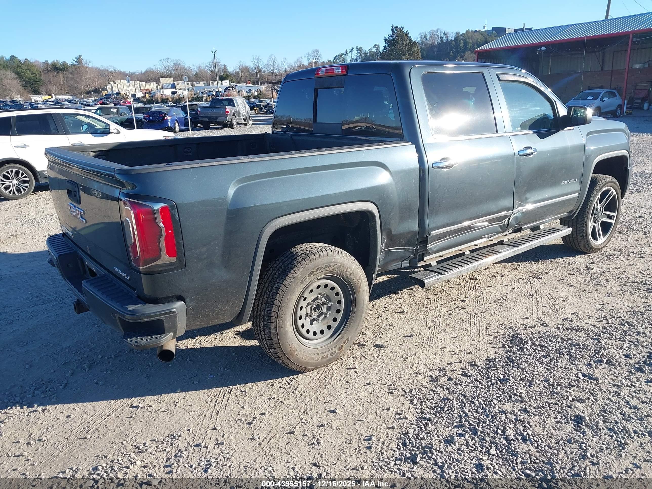 GMC SIERRA image 4