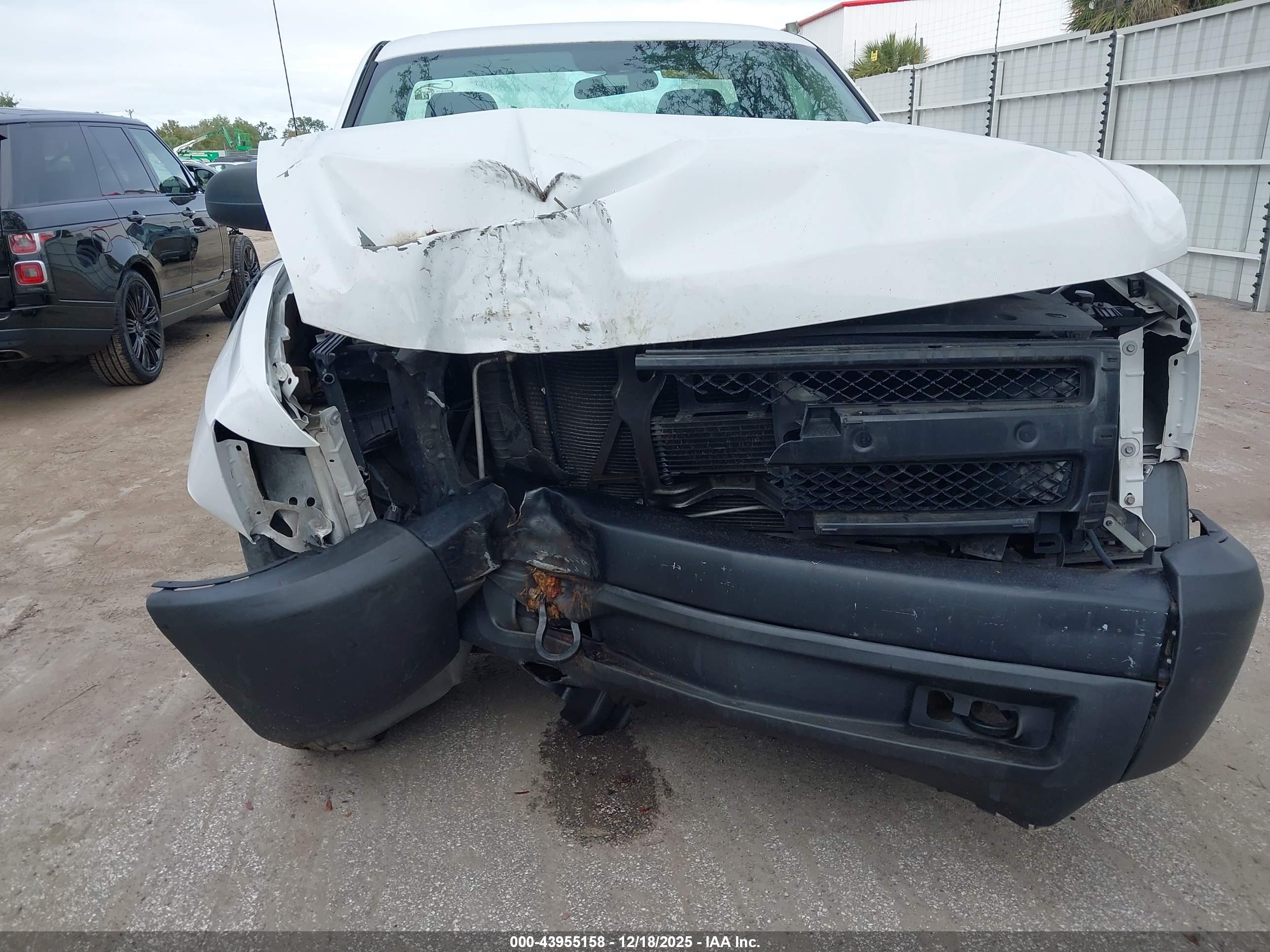CHEVROLET SILVERADO image 6