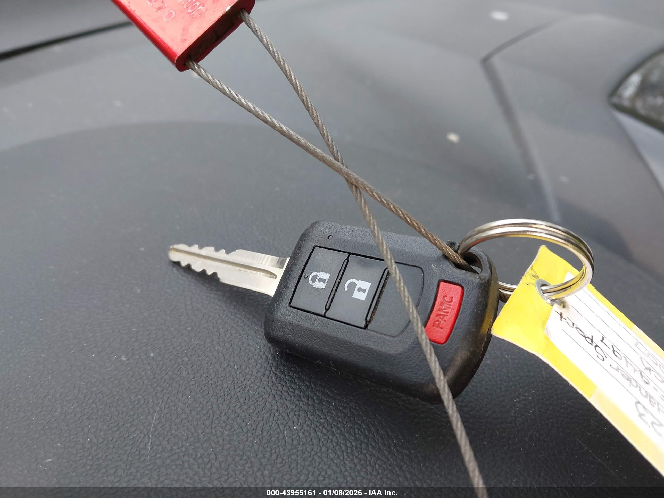MITSUBISHI OUTLANDER image 11