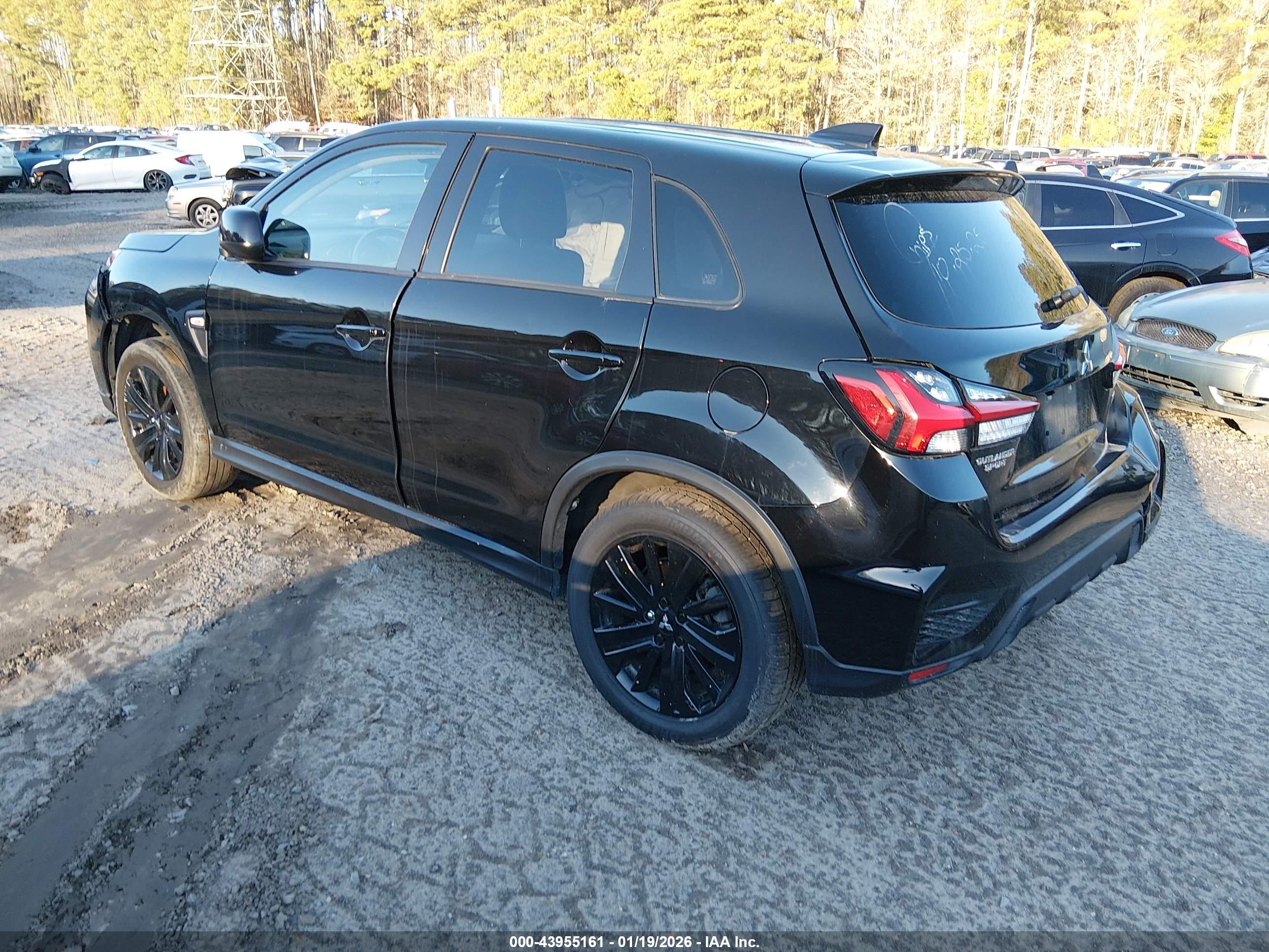 MITSUBISHI OUTLANDER image 3