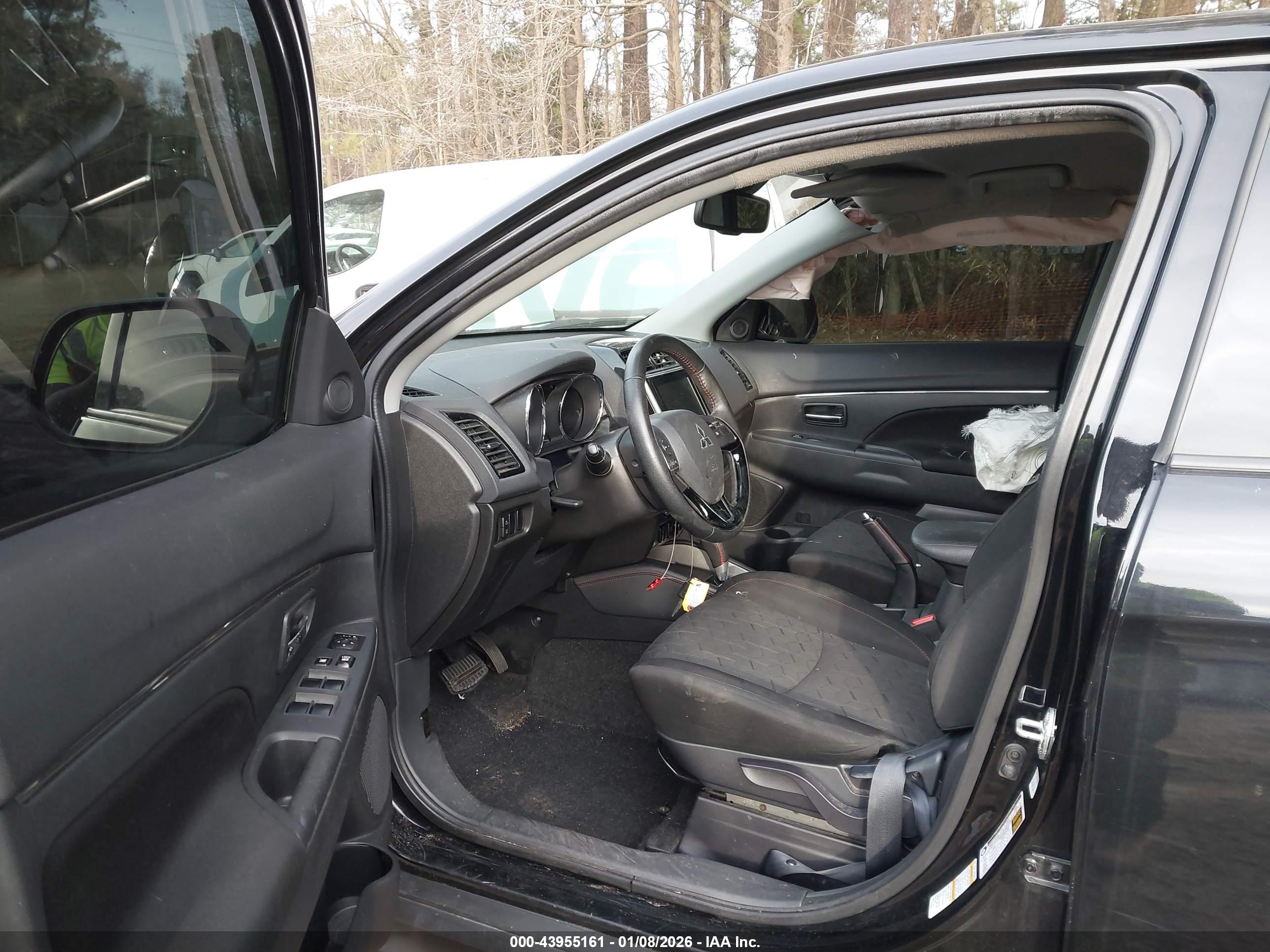 MITSUBISHI OUTLANDER image 5