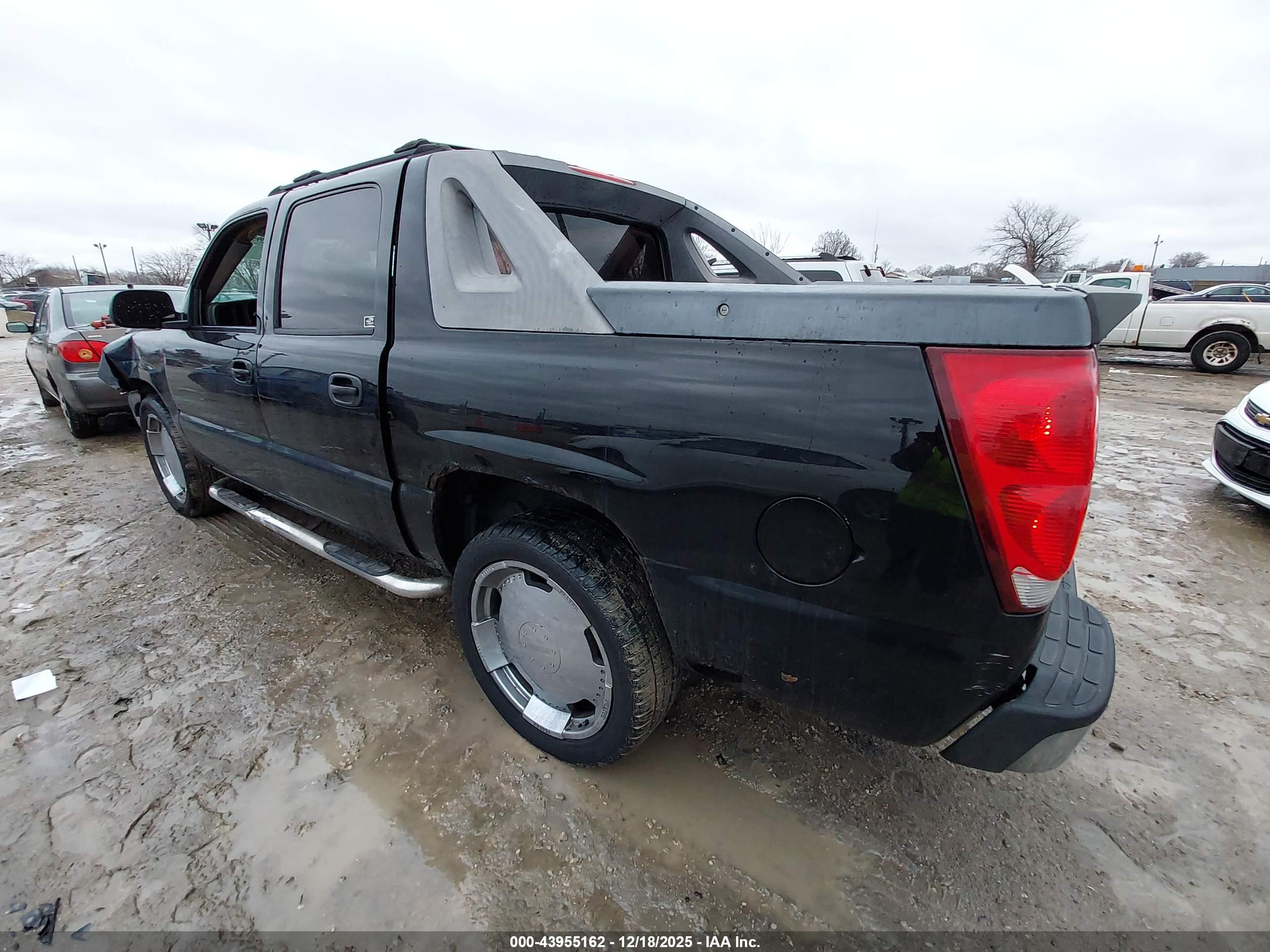 CHEVROLET AVALANCHE image 3