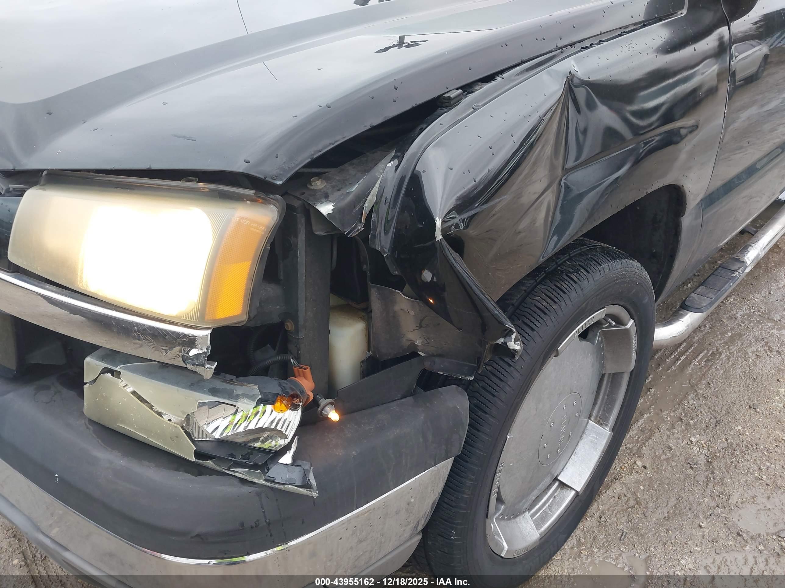 CHEVROLET AVALANCHE image 6