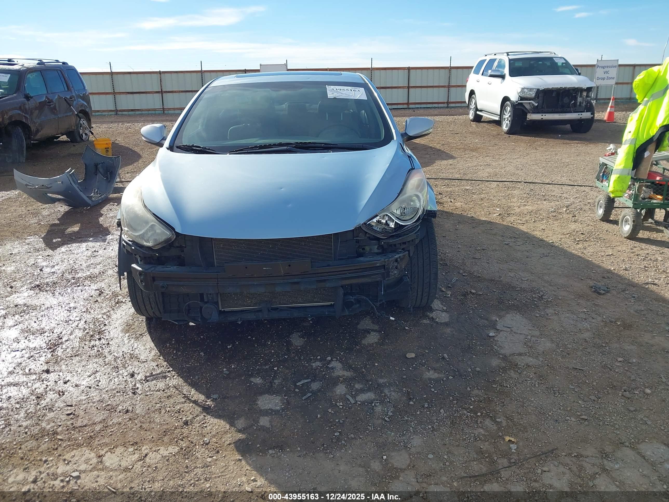 HYUNDAI ELANTRA image 6