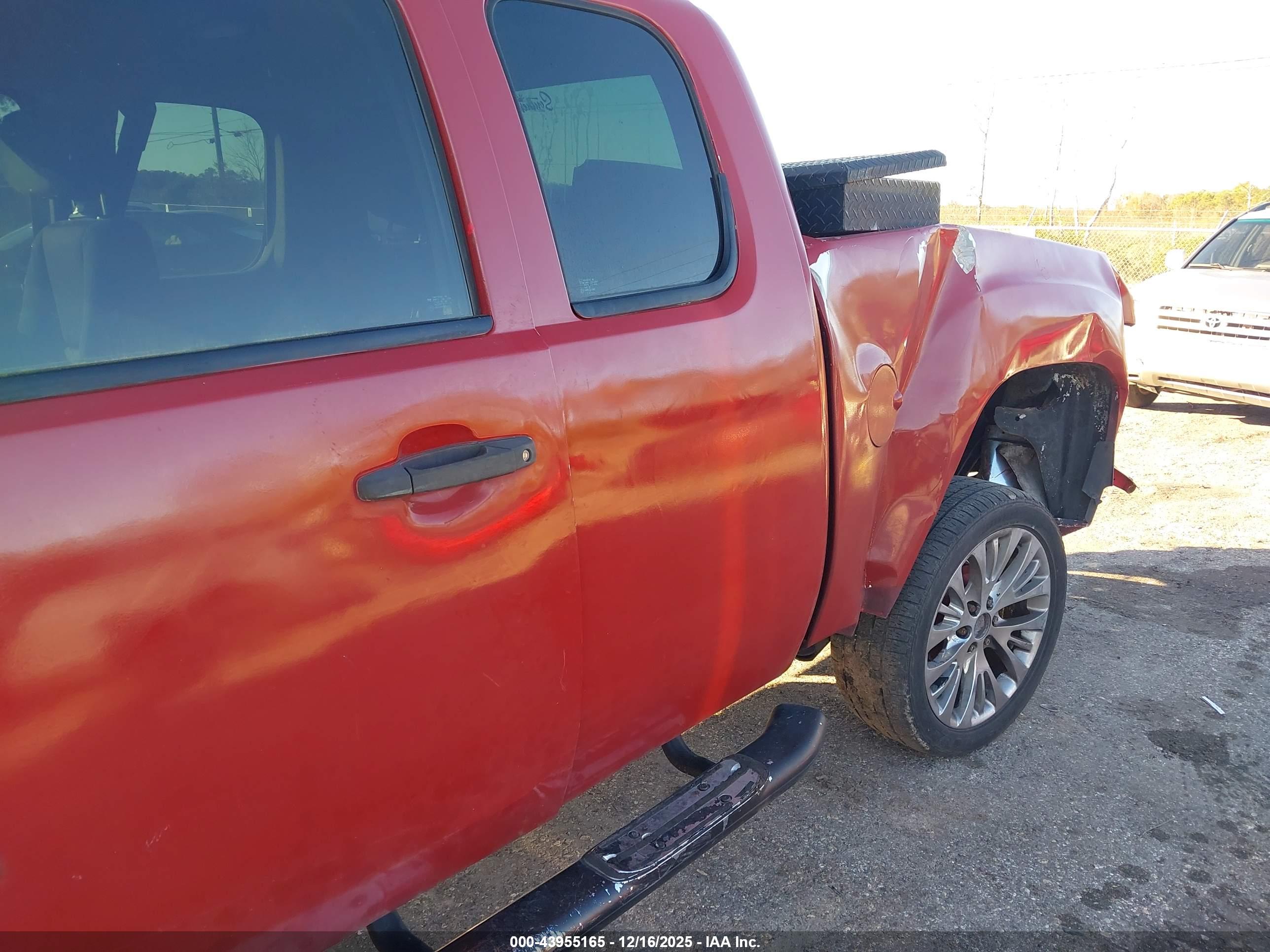 GMC SIERRA image 6