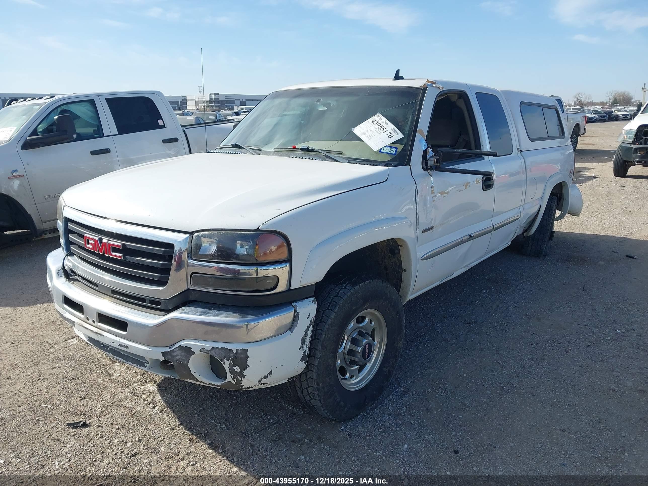 GMC SIERRA image 2