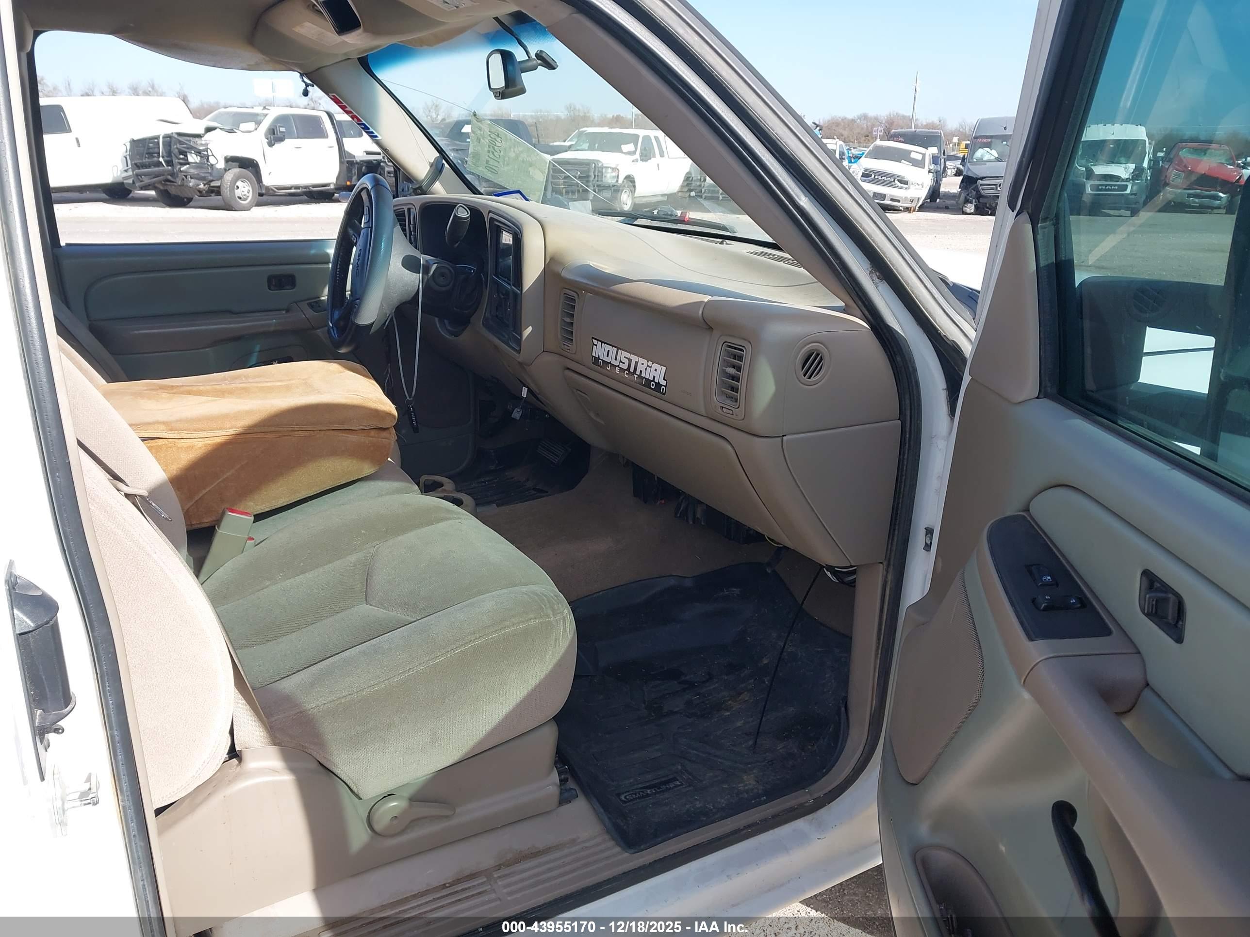 GMC SIERRA image 5