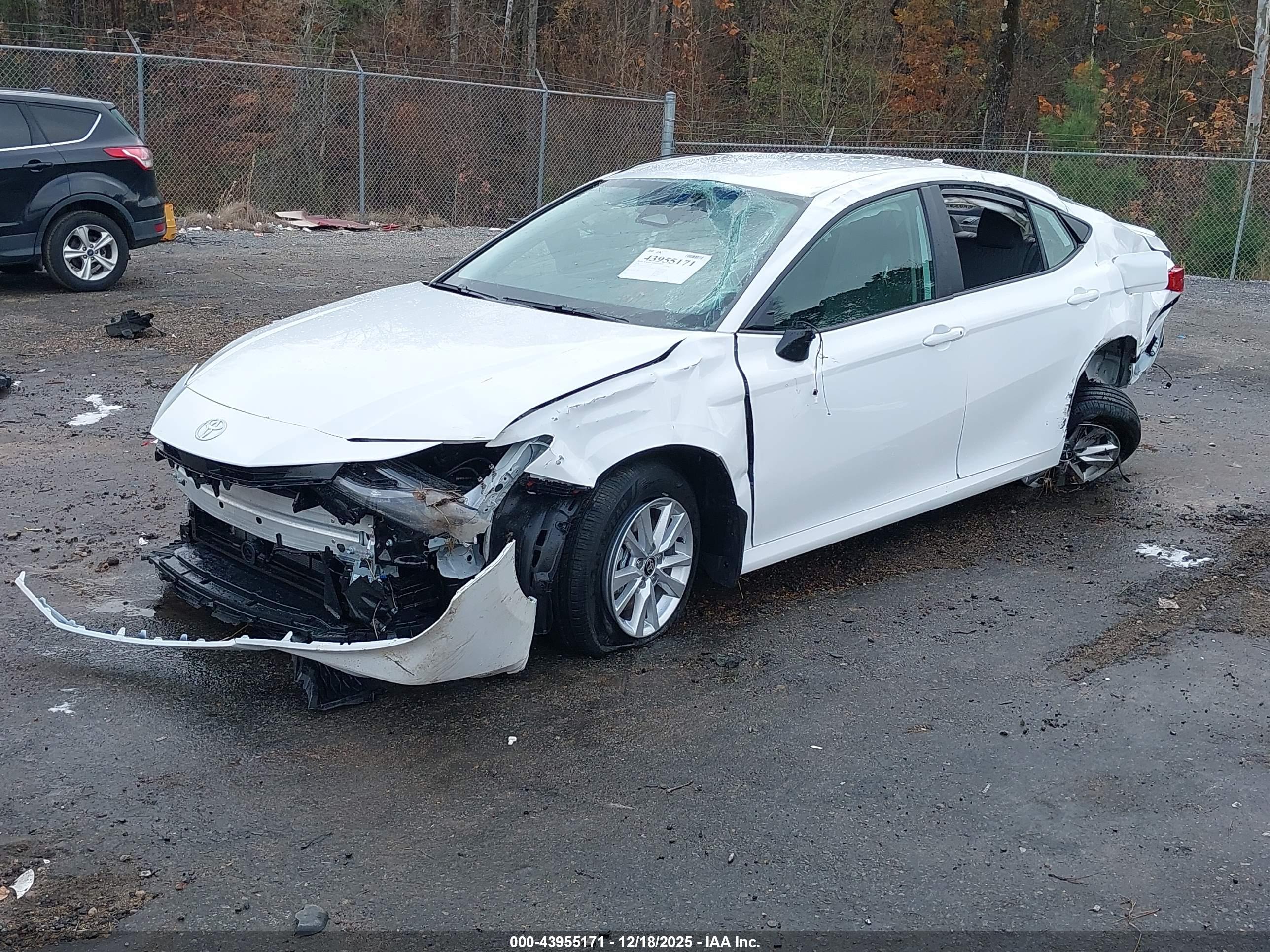TOYOTA CAMRY image 2
