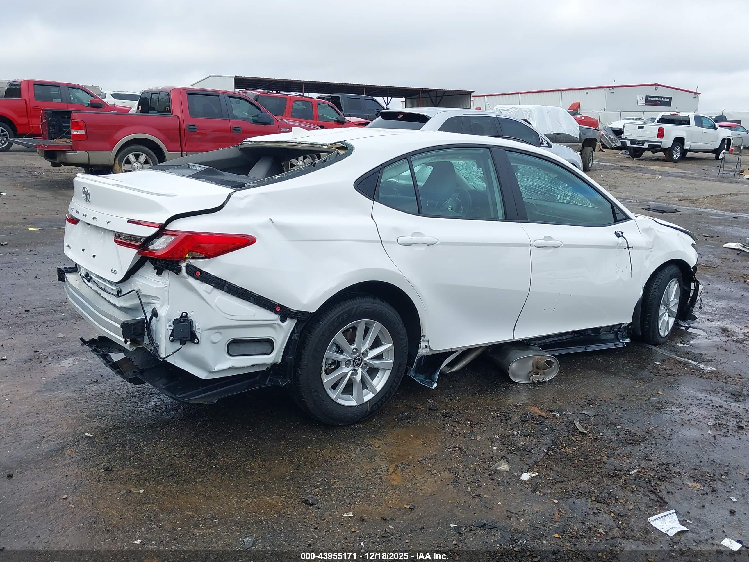 TOYOTA CAMRY image 4