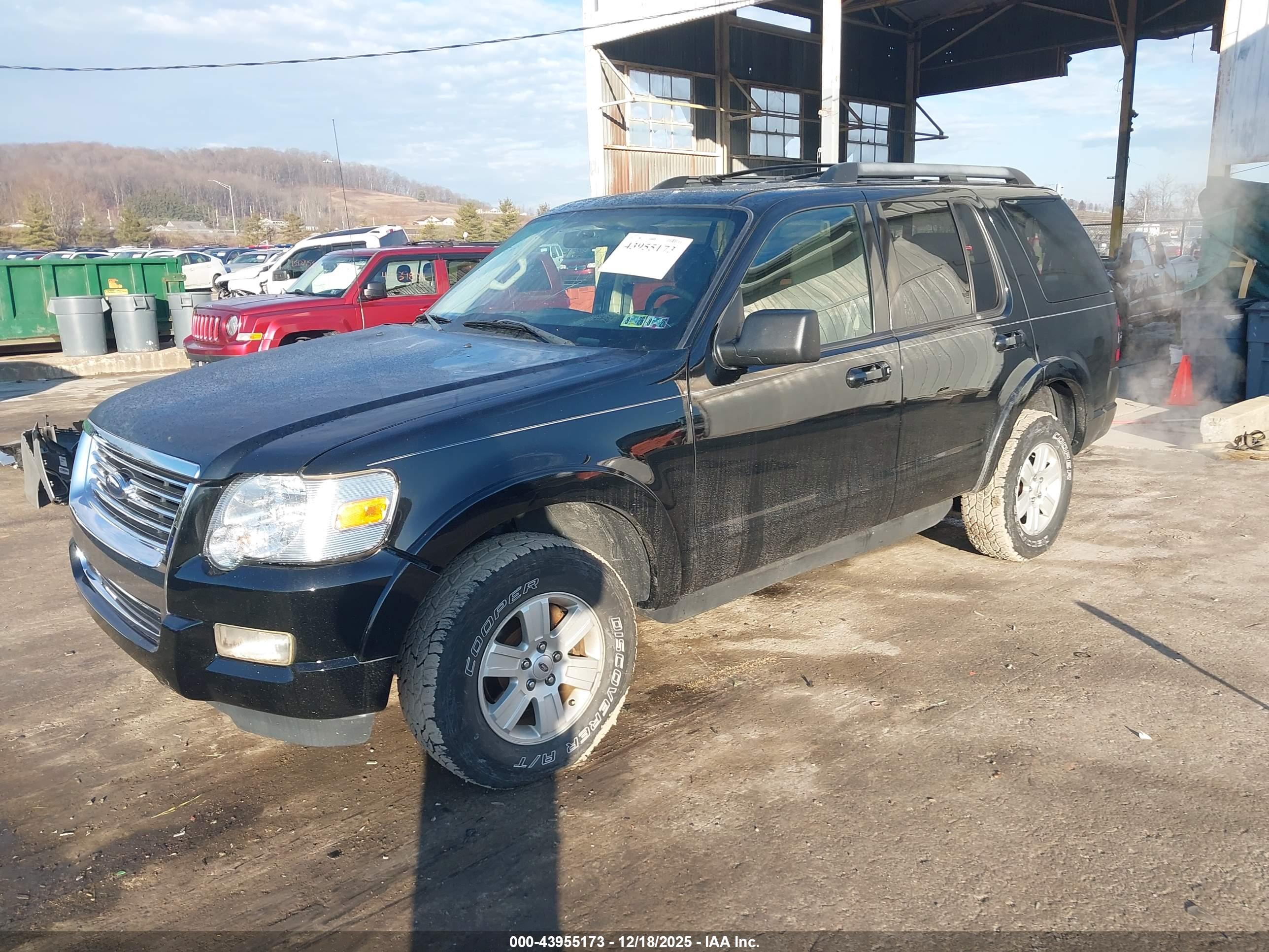 FORD EXPLORER image 2