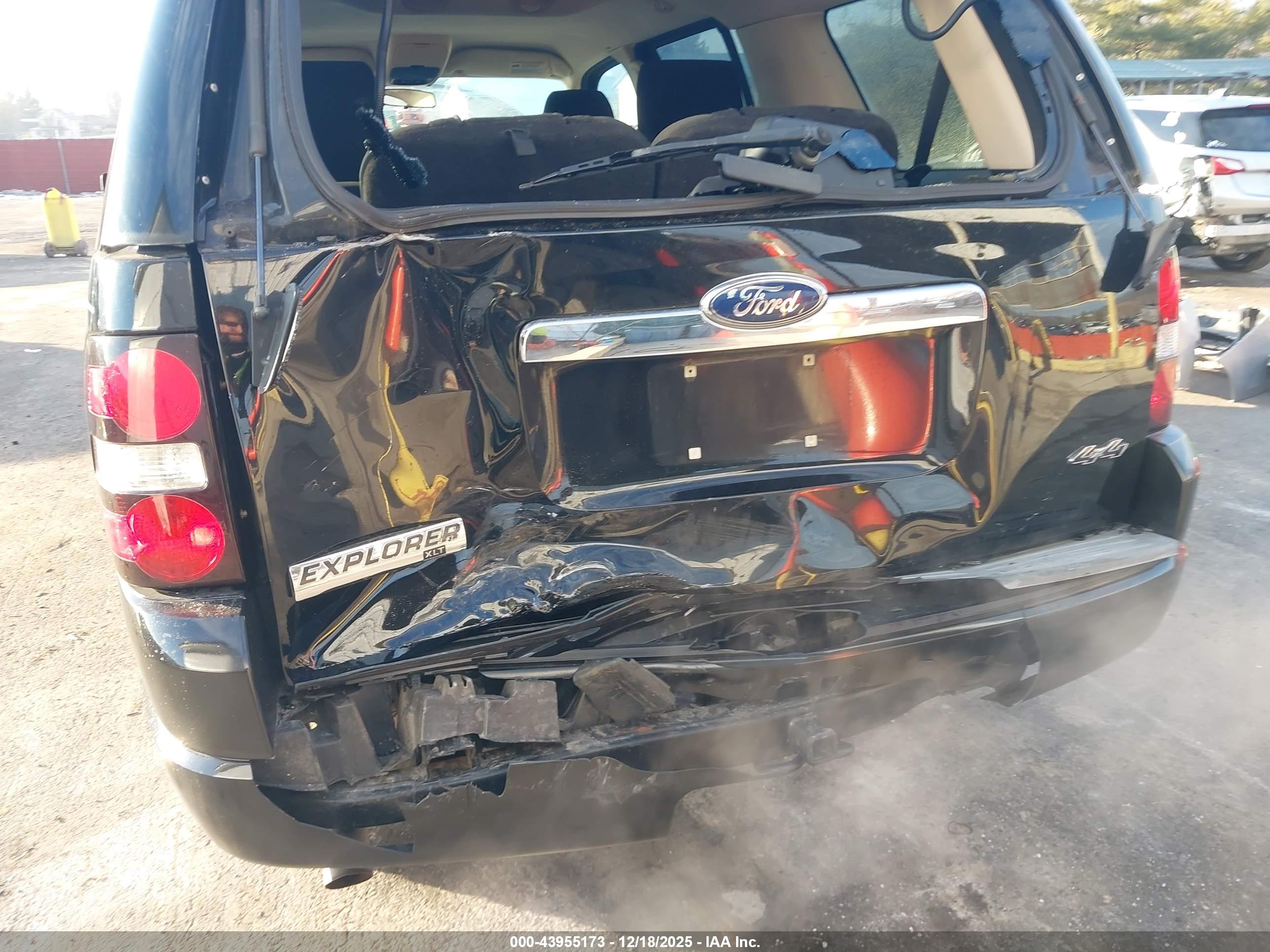 FORD EXPLORER image 6