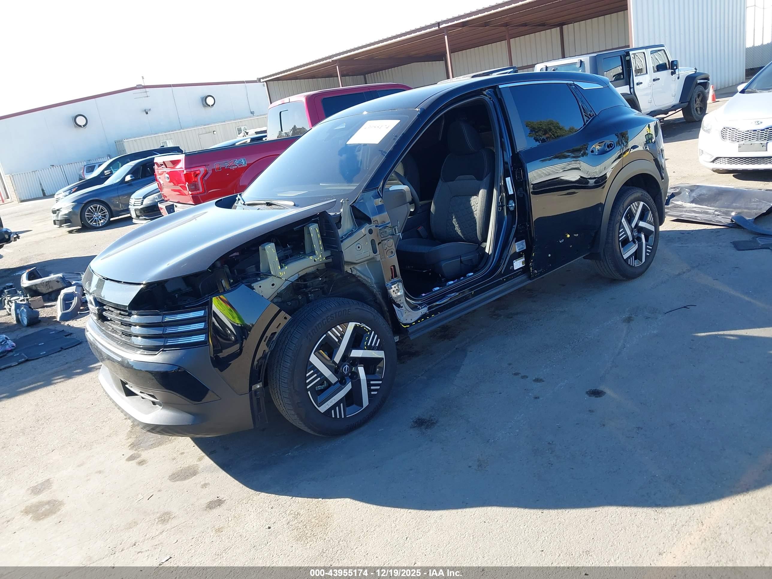 NISSAN KICKS image 2