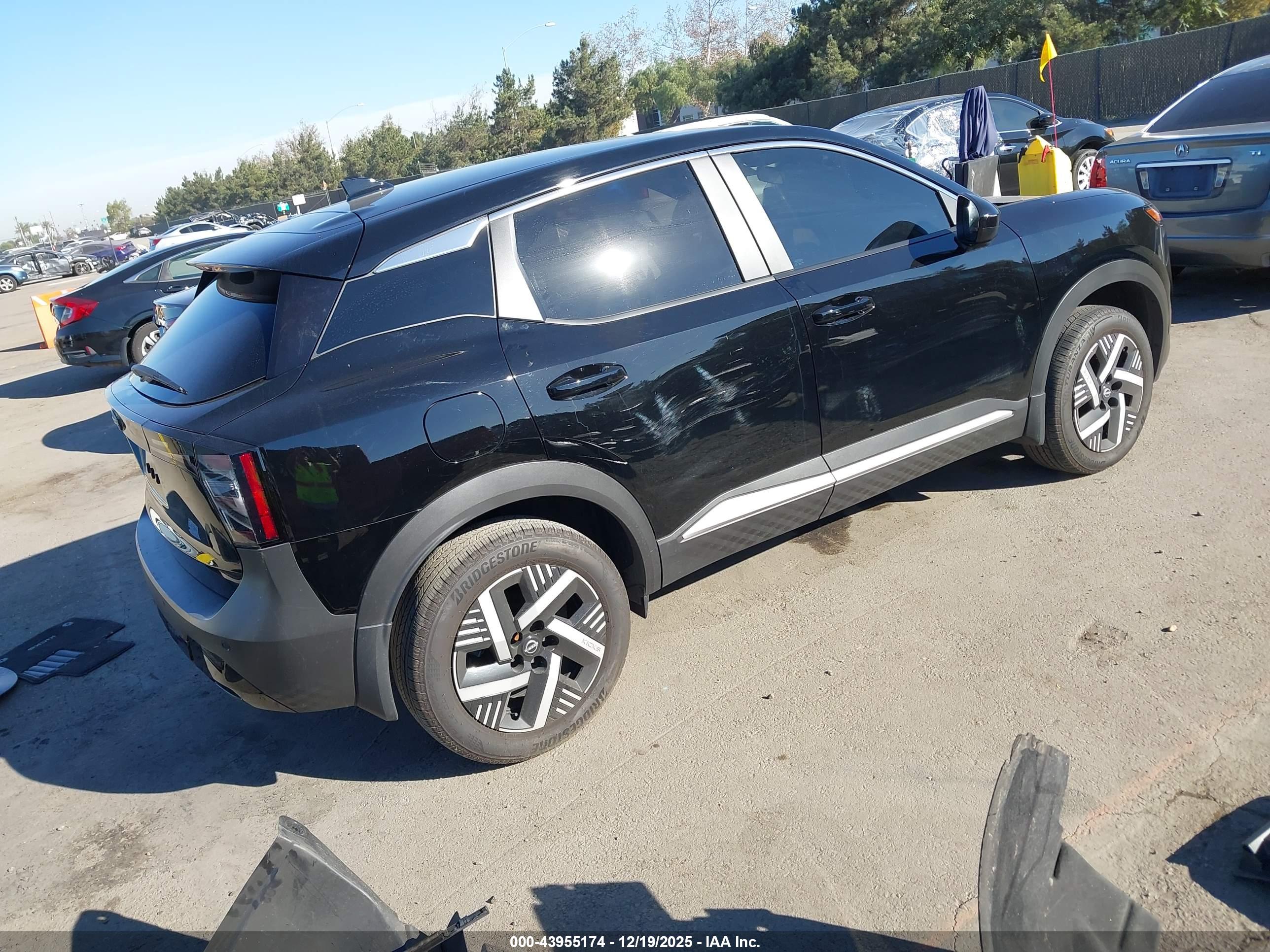NISSAN KICKS image 4