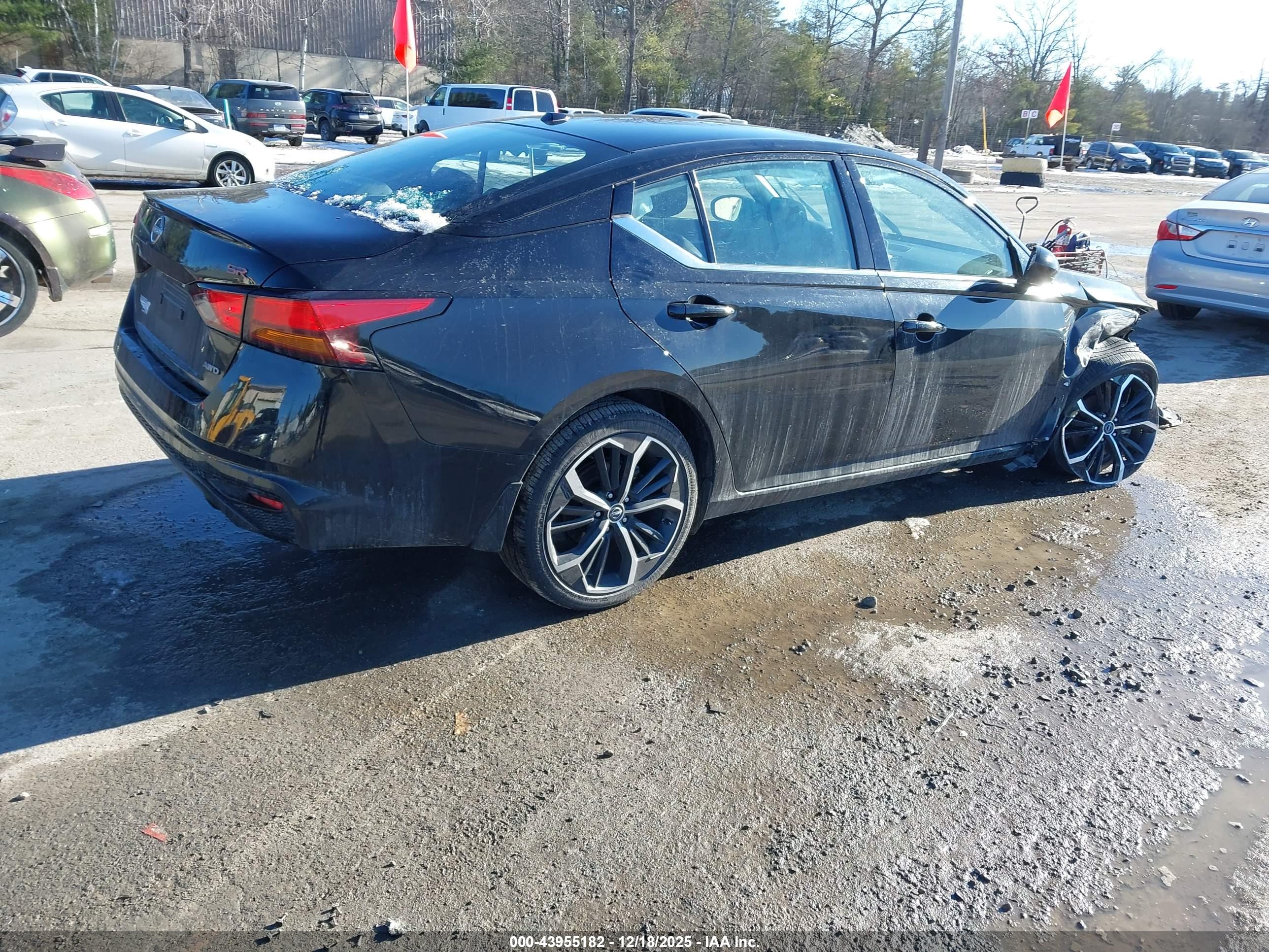 NISSAN ALTIMA image 4