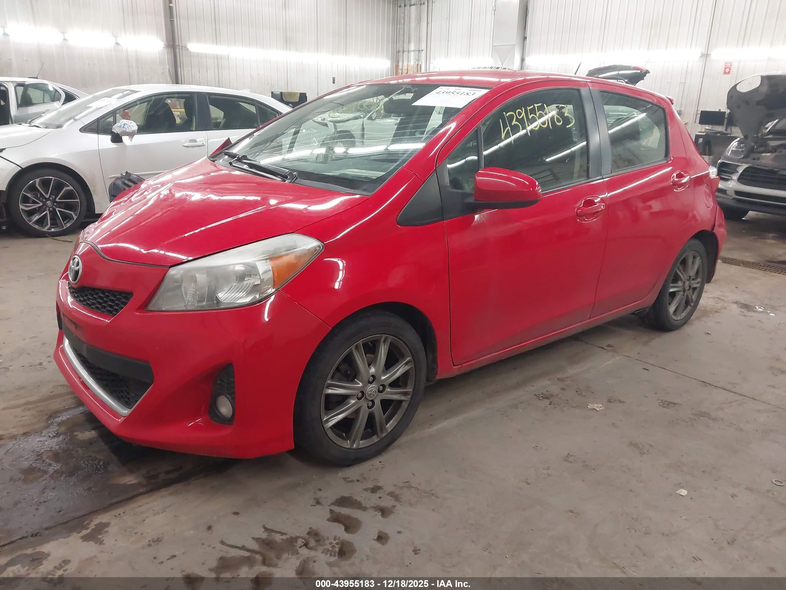 TOYOTA YARIS image 2