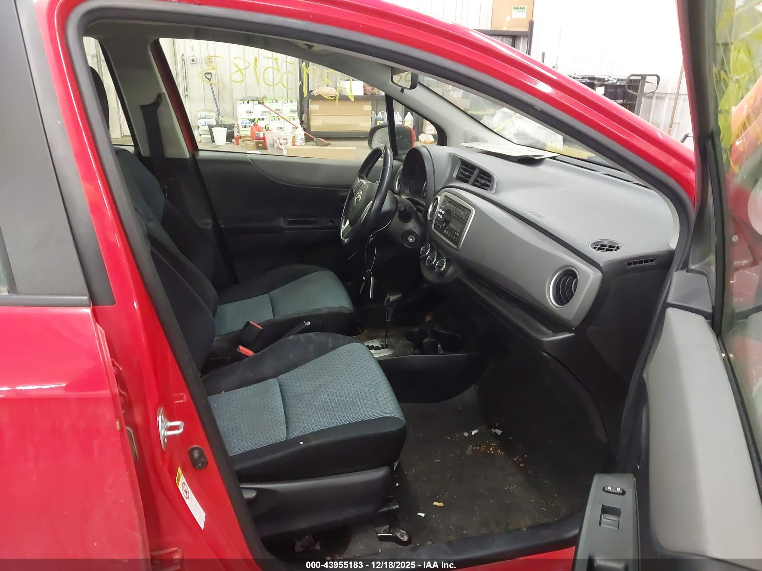 TOYOTA YARIS image 5