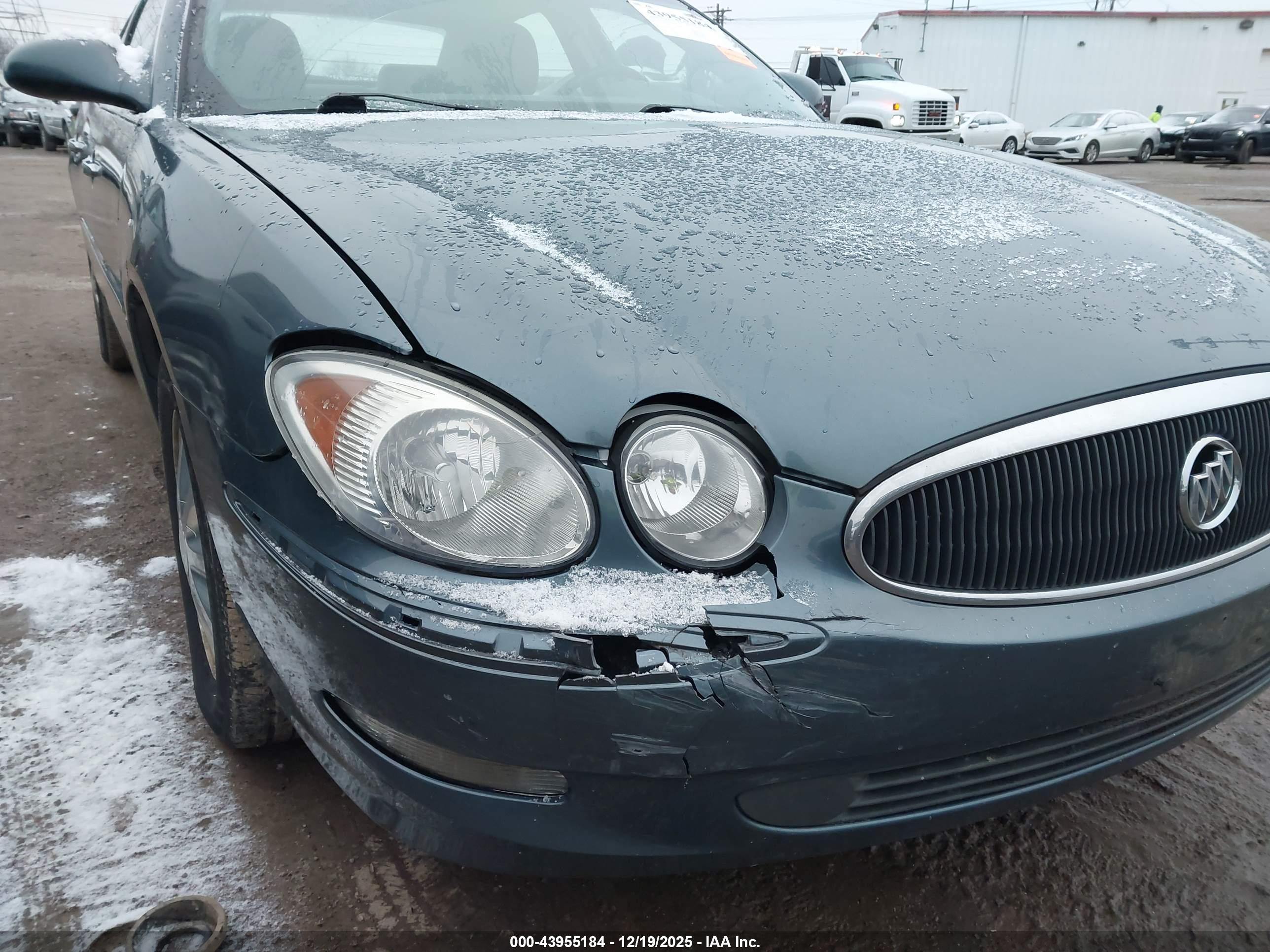 BUICK LACROSSE image 6