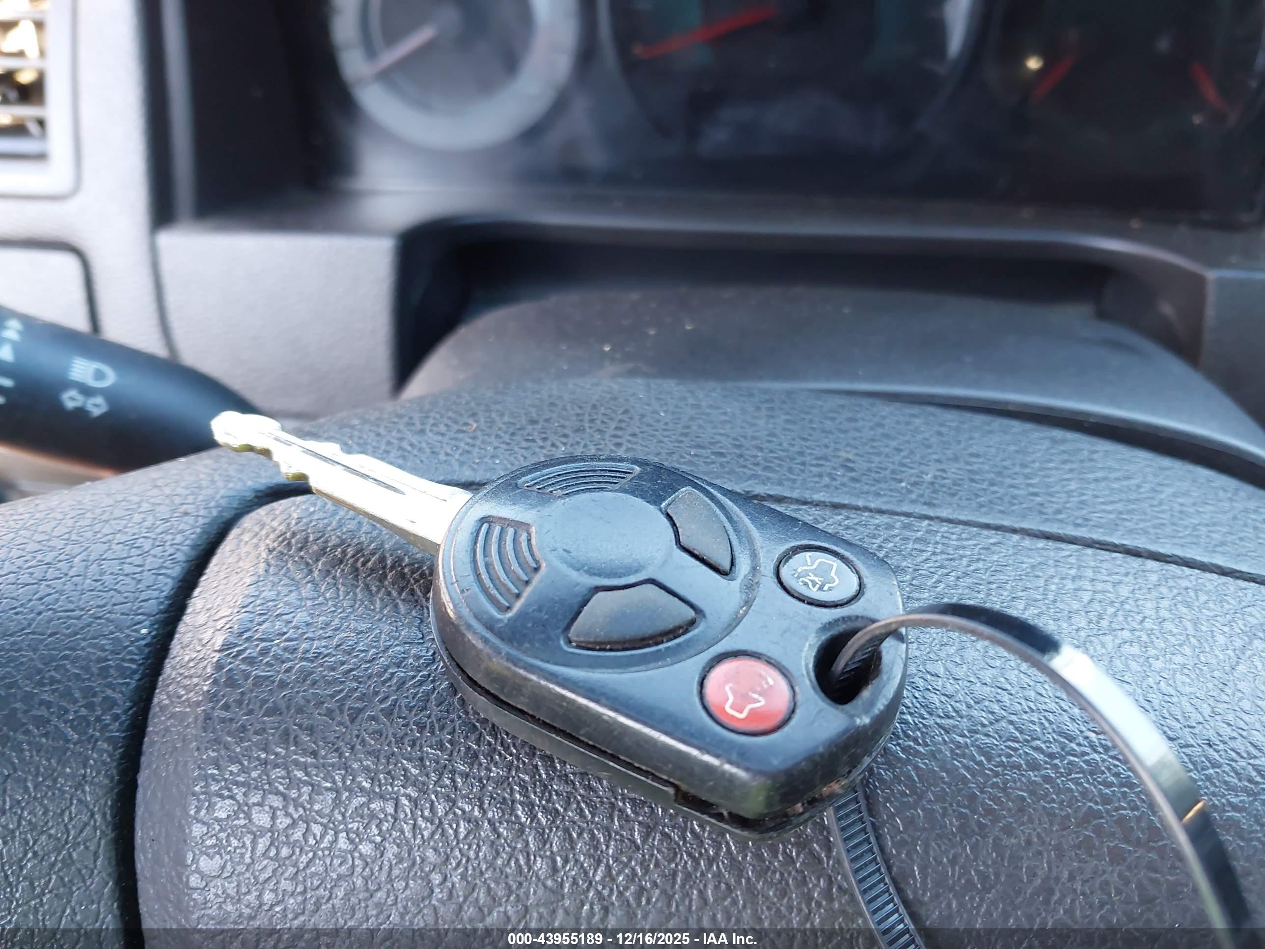 FORD FUSION image 11