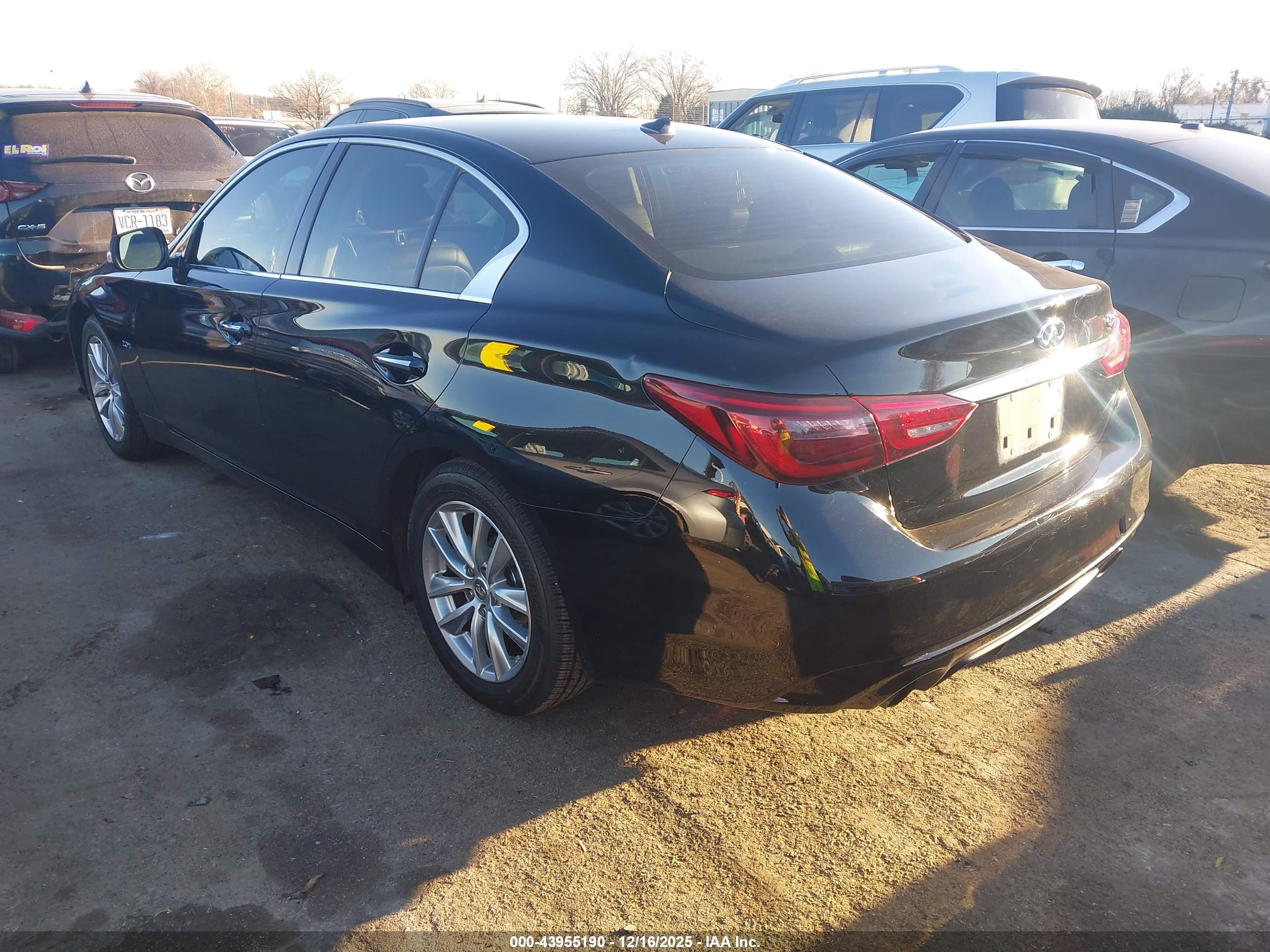 INFINITI Q50 image 3