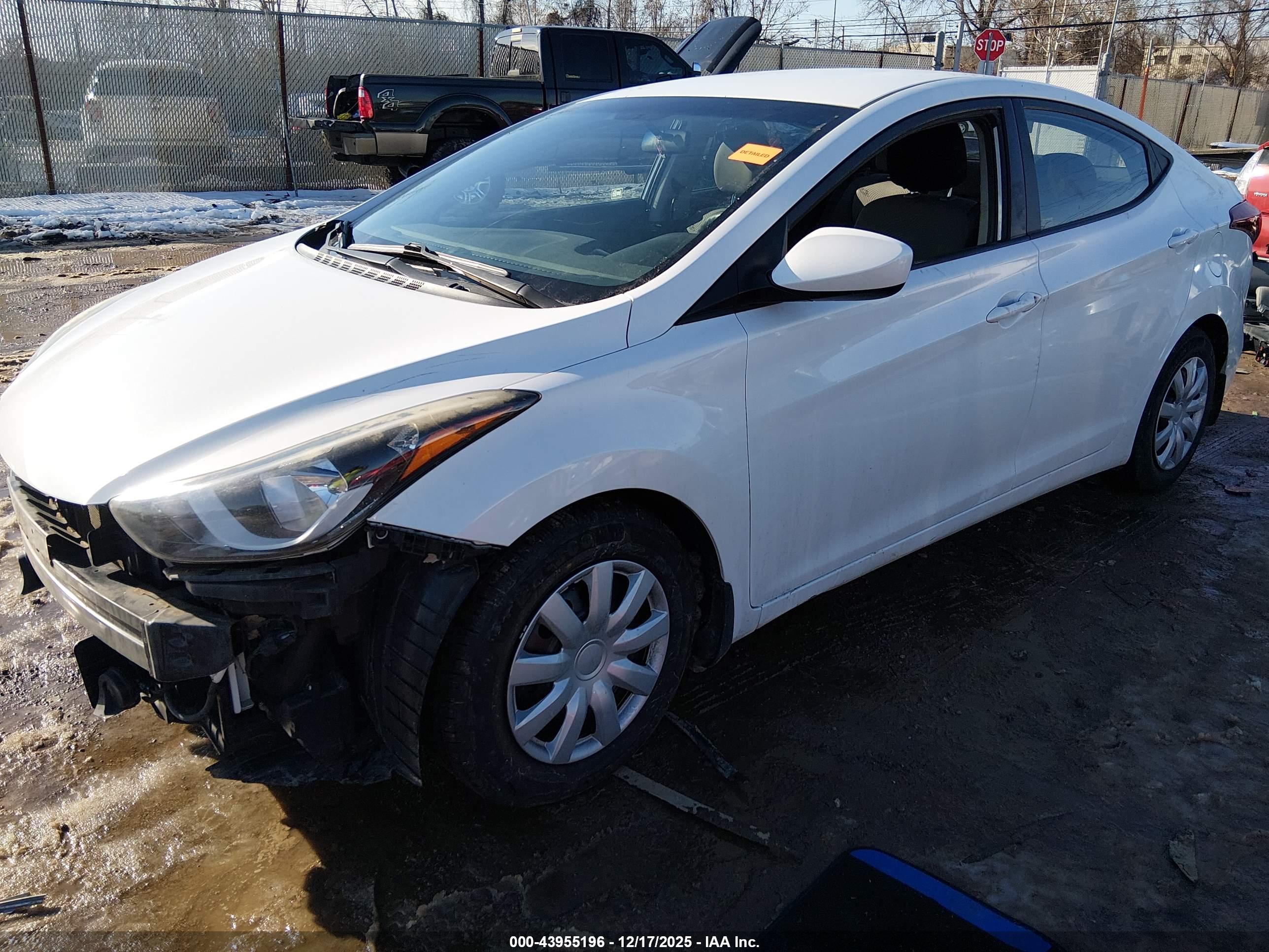 HYUNDAI ELANTRA image 2