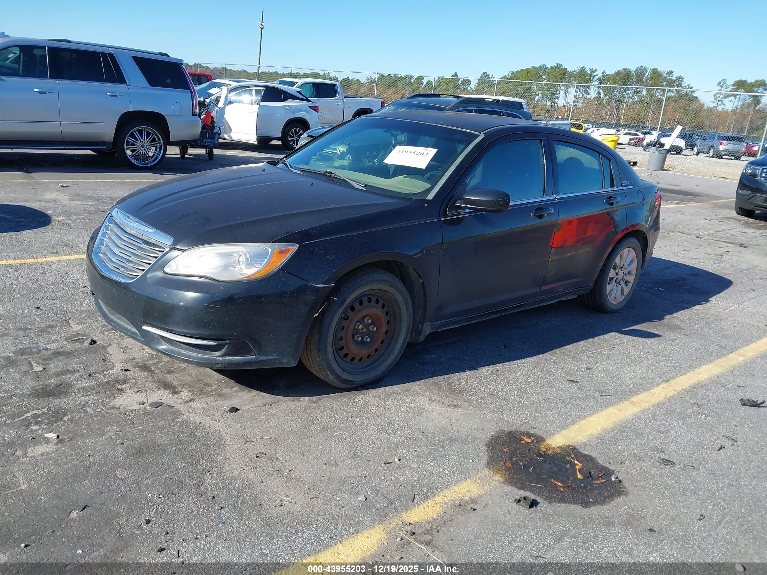 CHRYSLER 200 image 2