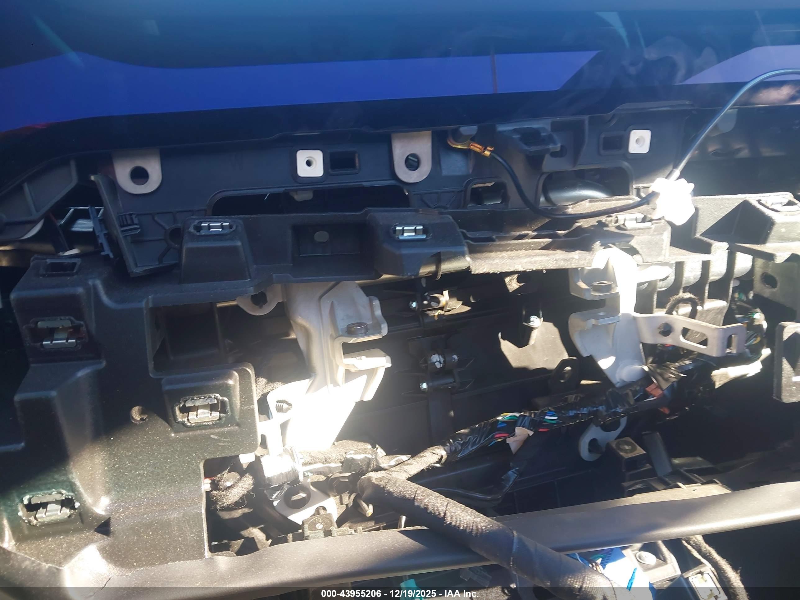 TESLA MODEL image 7