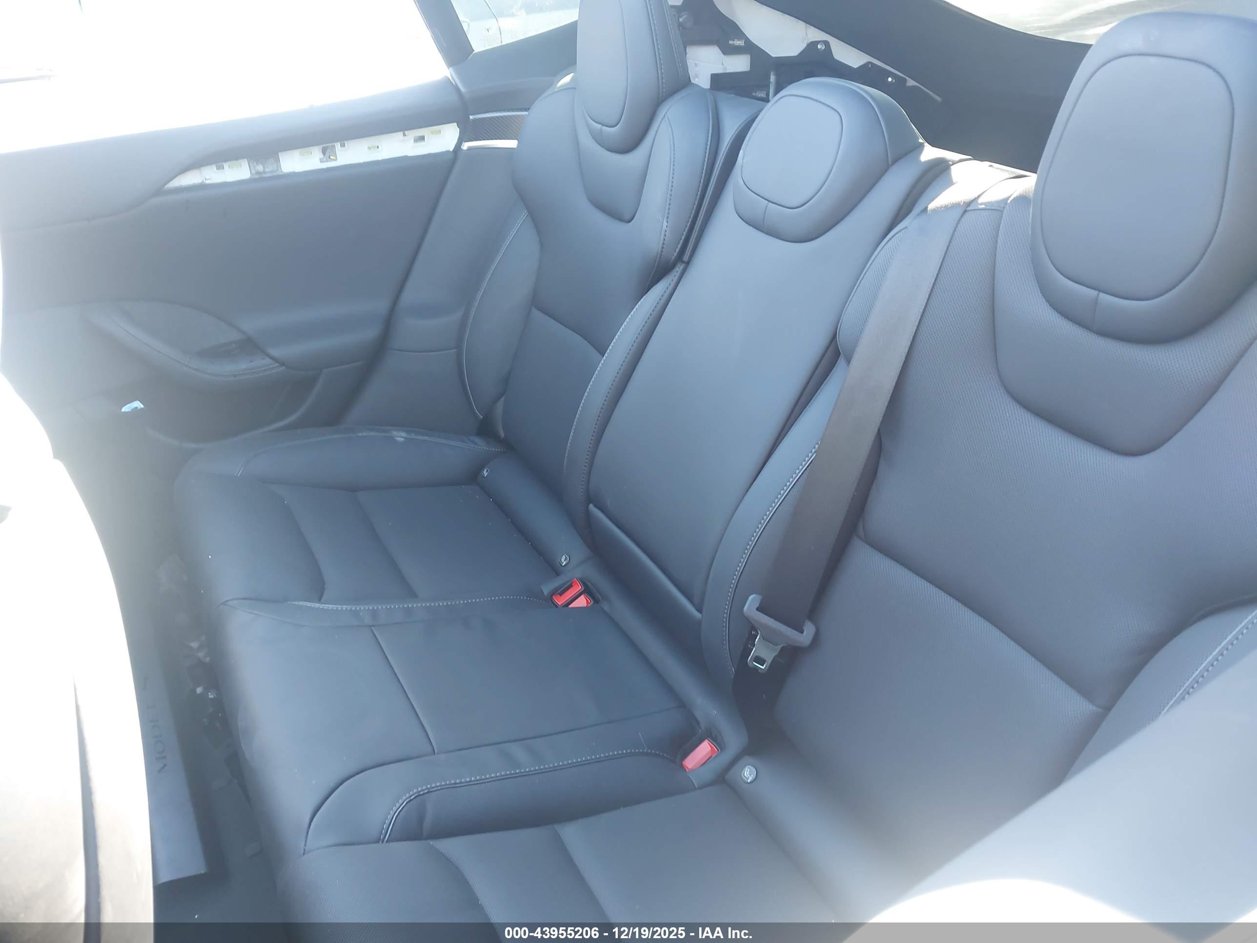 TESLA MODEL image 8