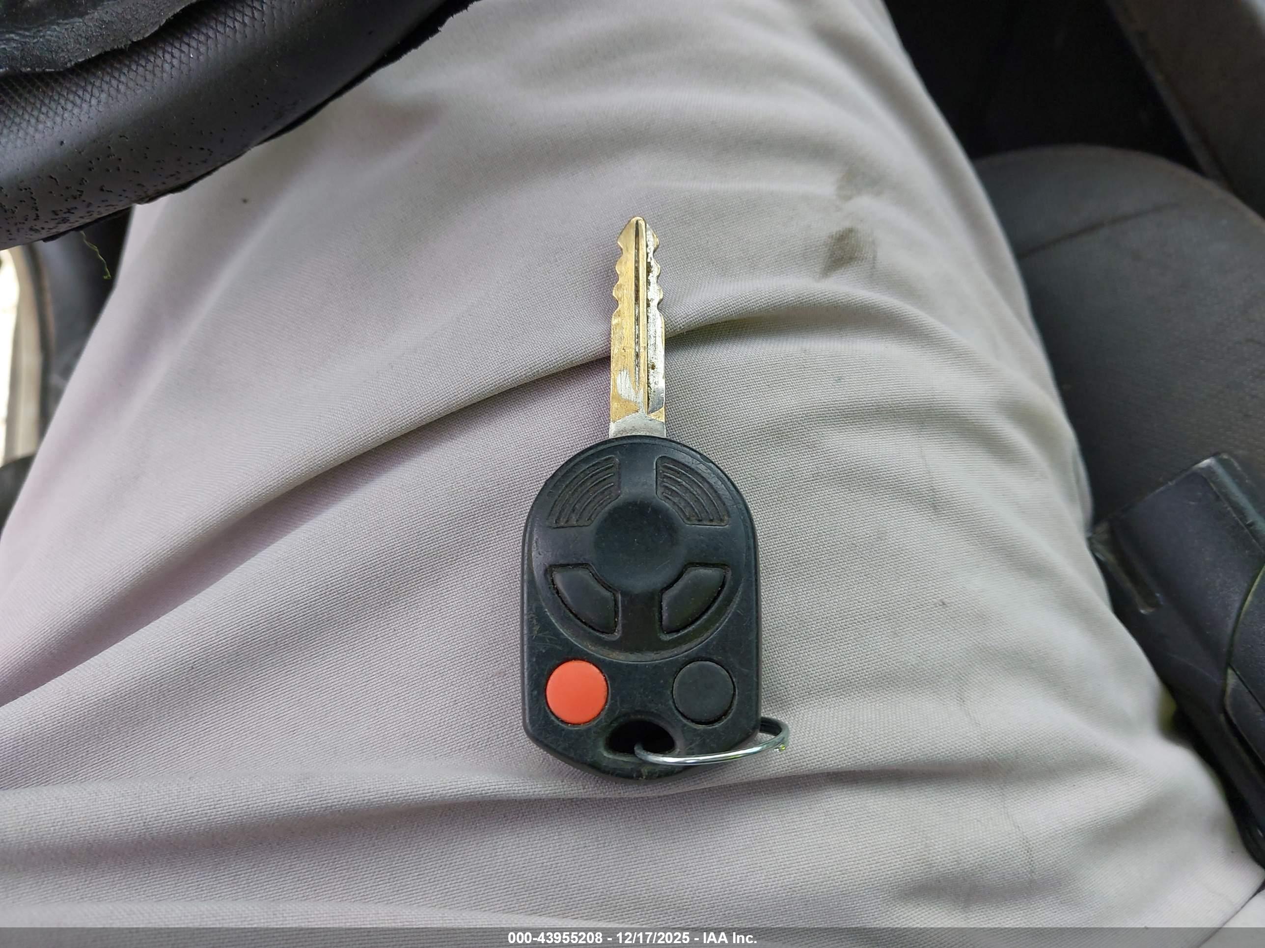 FORD ESCAPE image 11