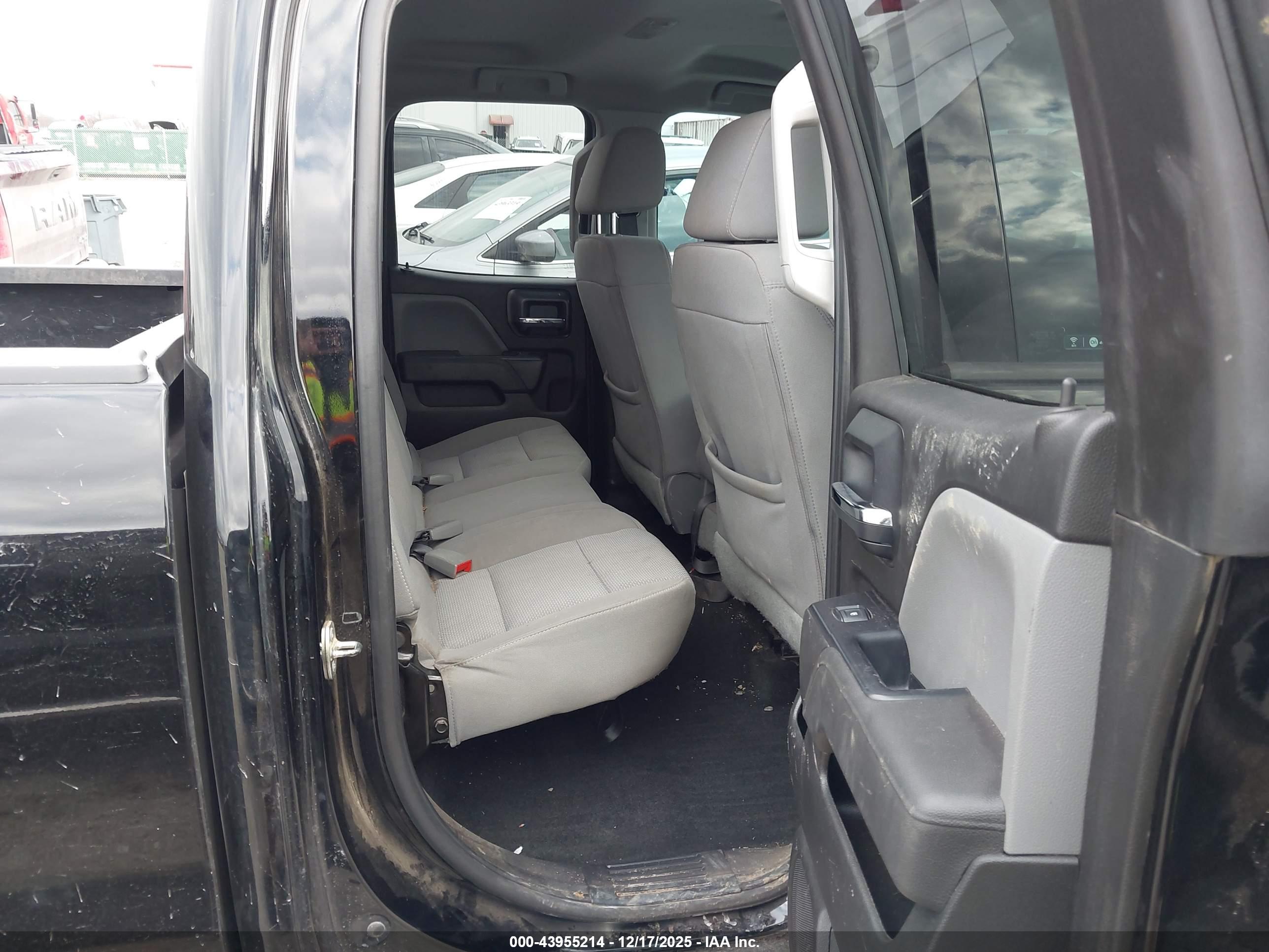 CHEVROLET SILVERADO image 8
