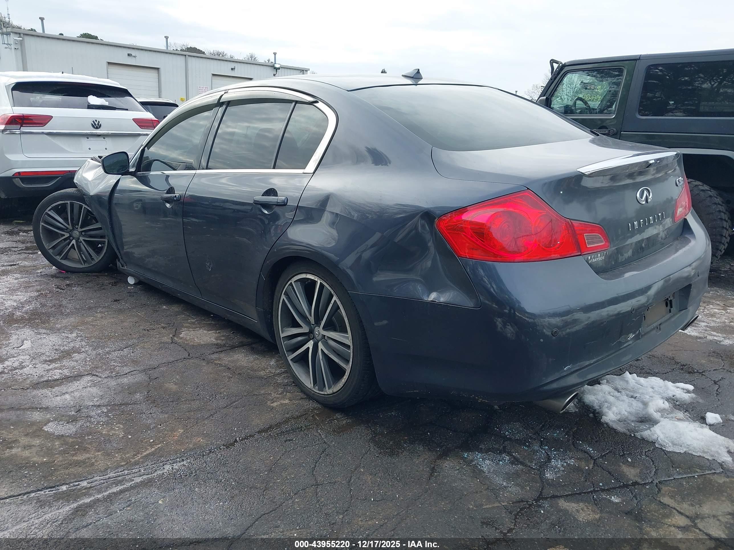 INFINITI G37X image 3
