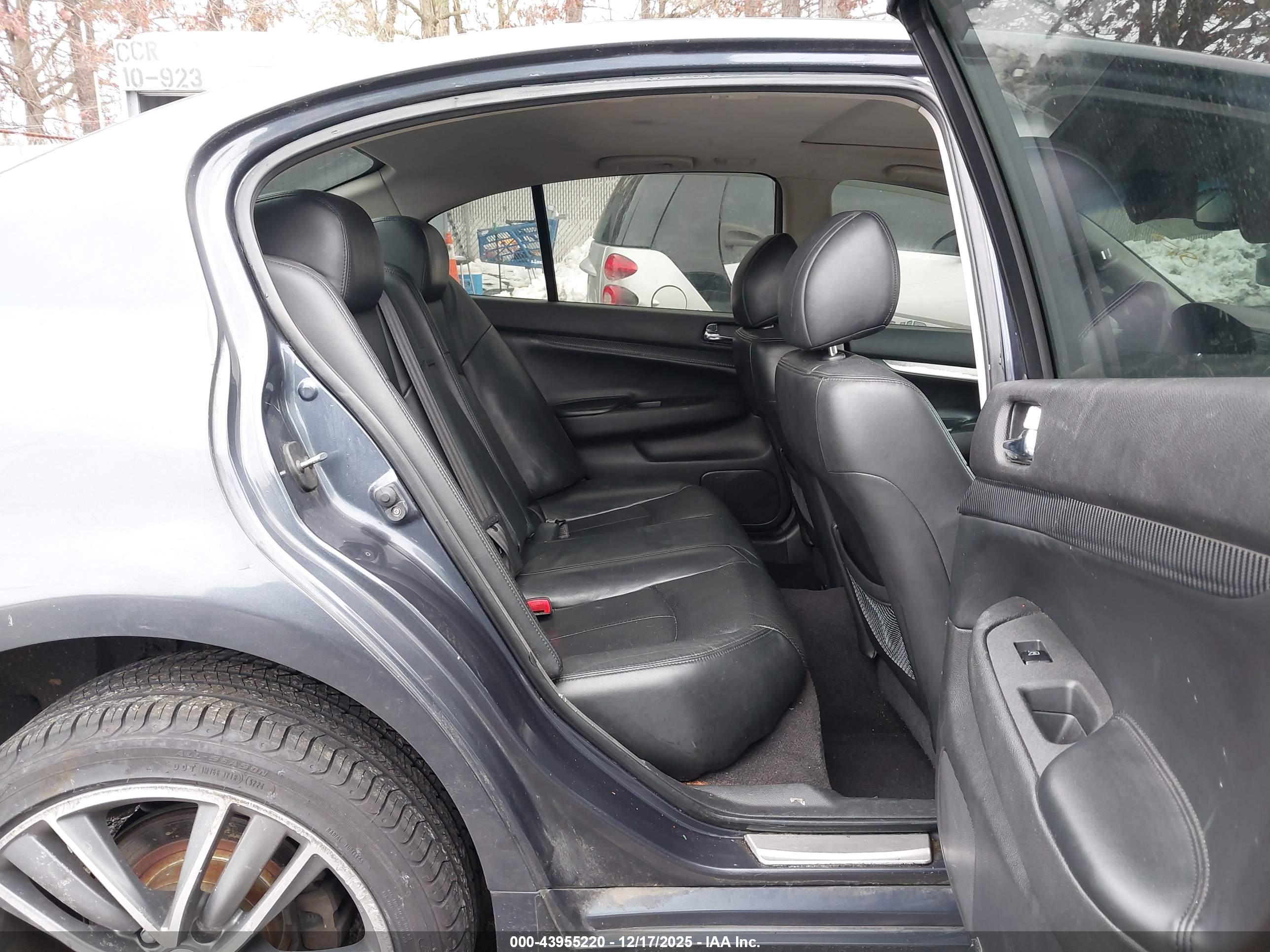 INFINITI G37X image 8