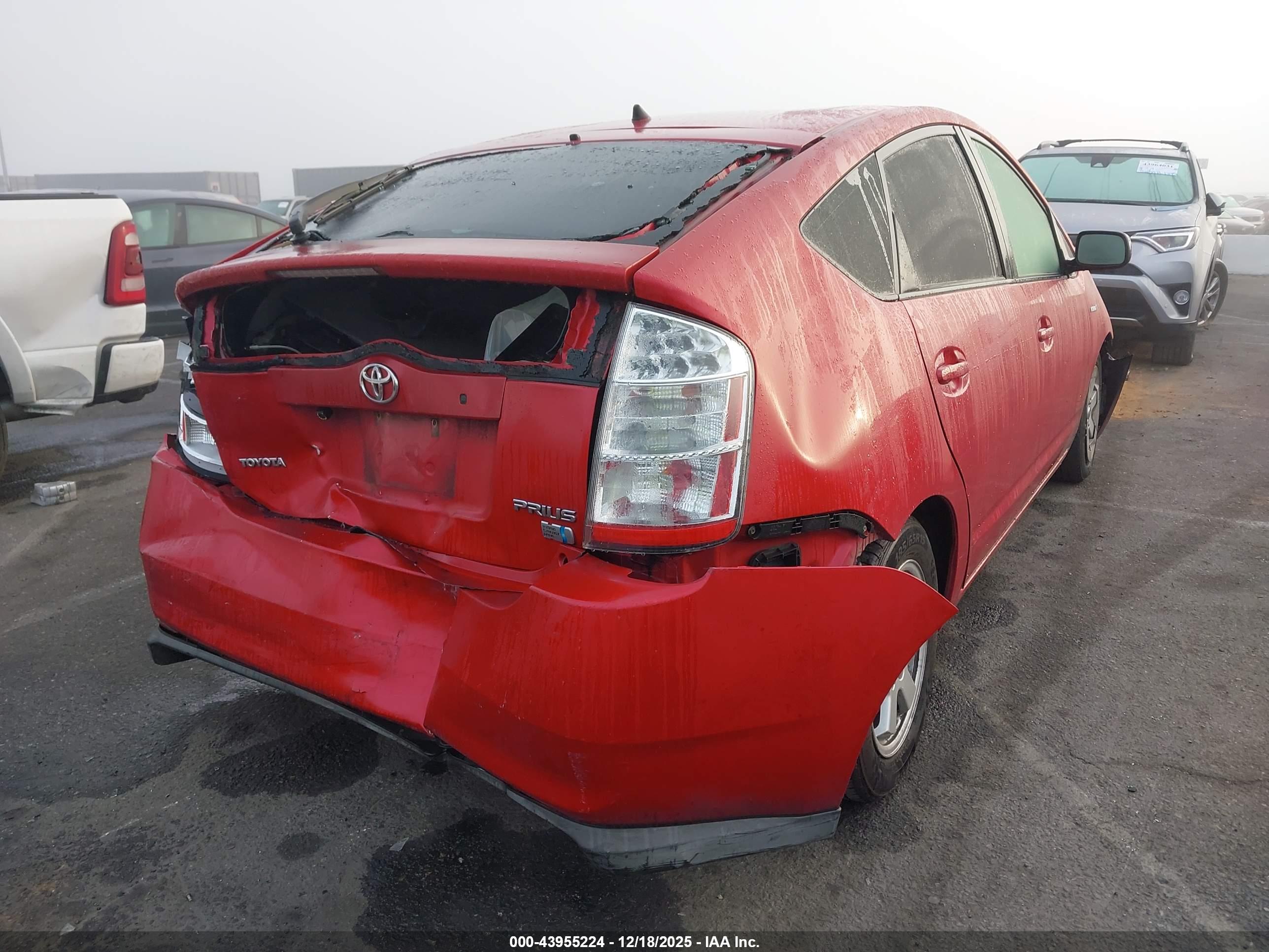 TOYOTA PRIUS image 4