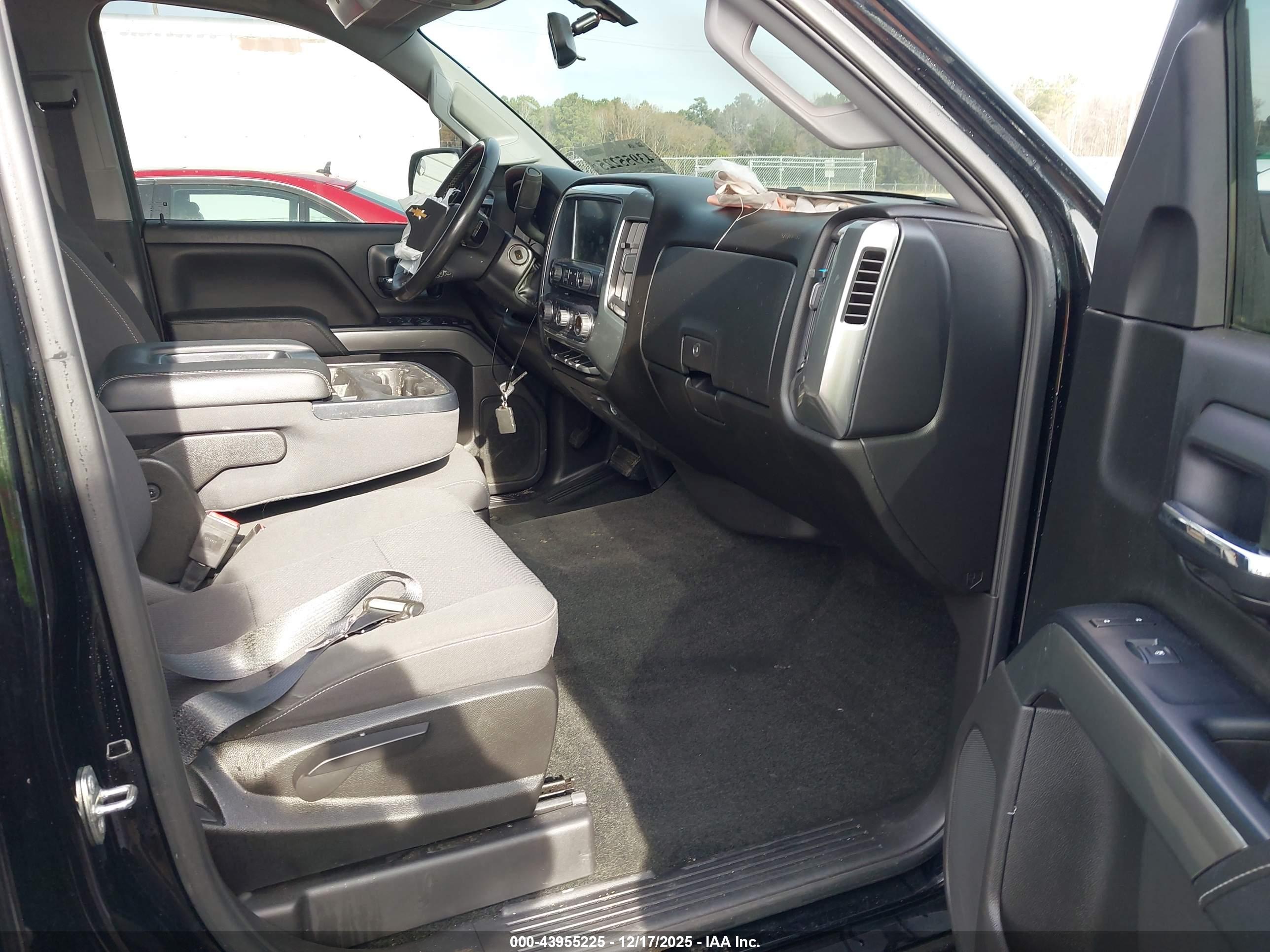 CHEVROLET SILVERADO image 5