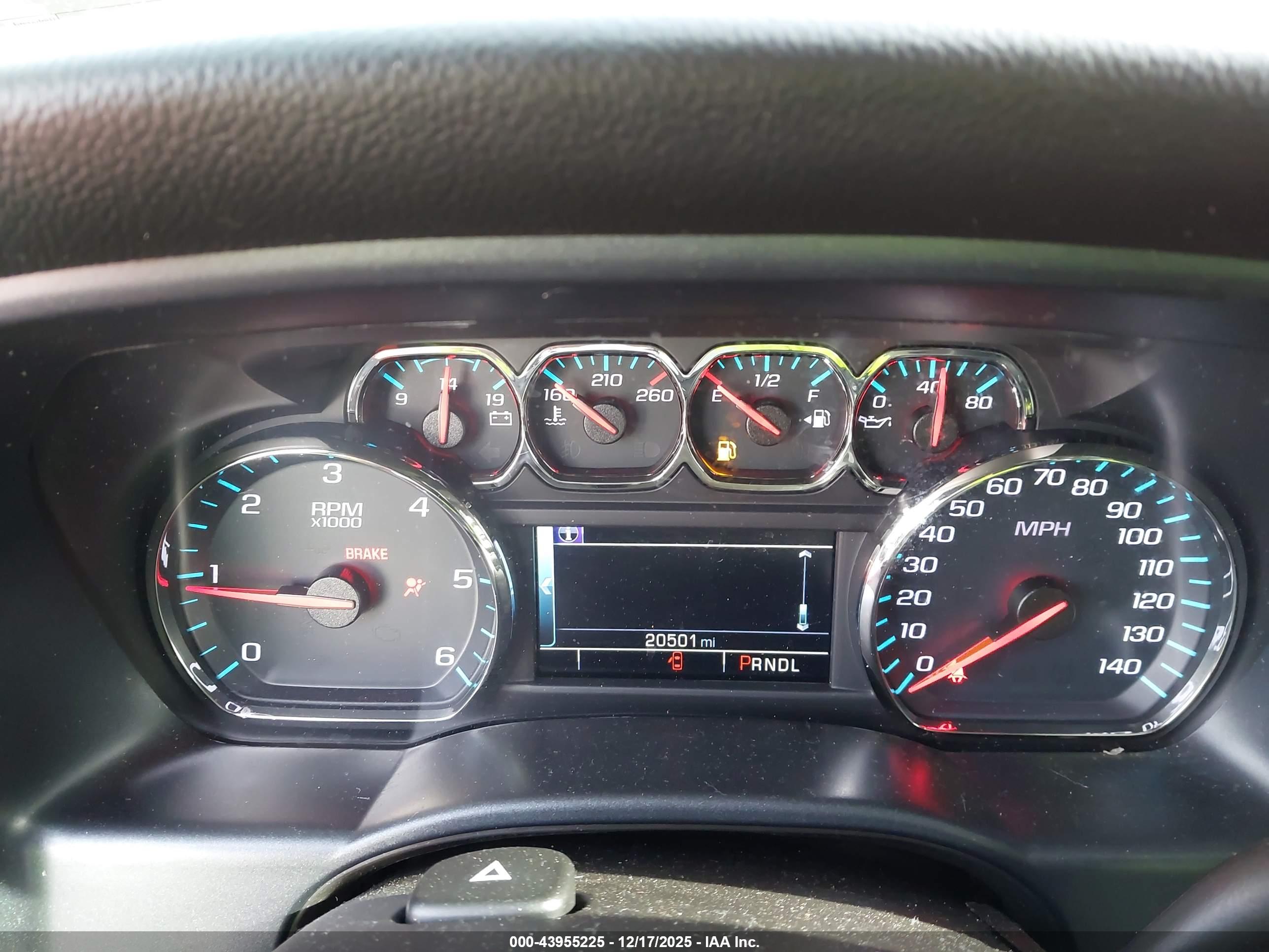 CHEVROLET SILVERADO image 7
