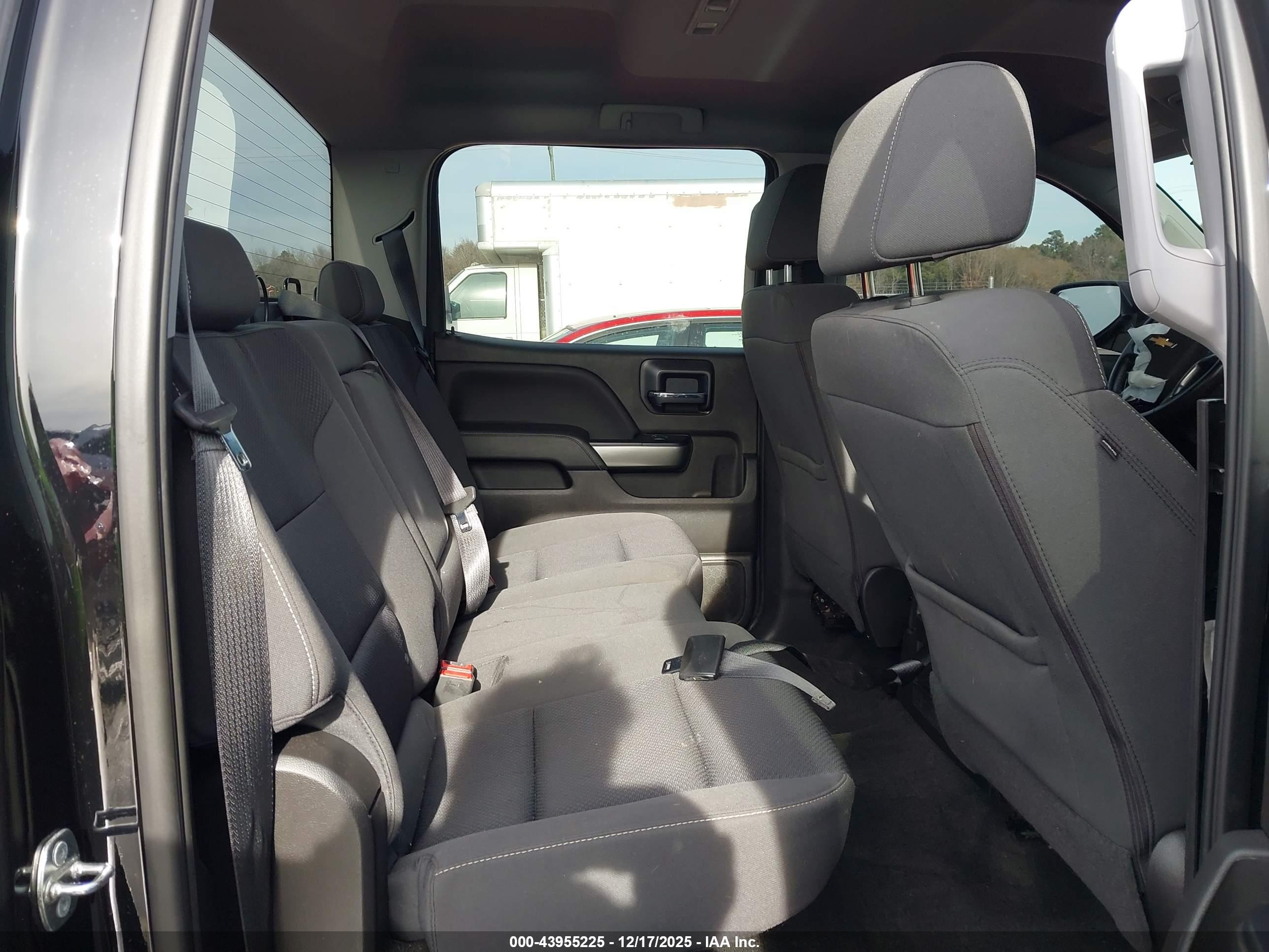 CHEVROLET SILVERADO image 8