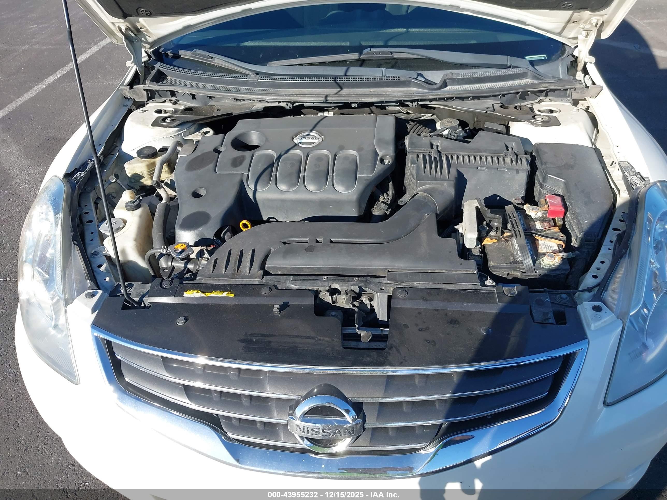 NISSAN ALTIMA image 10