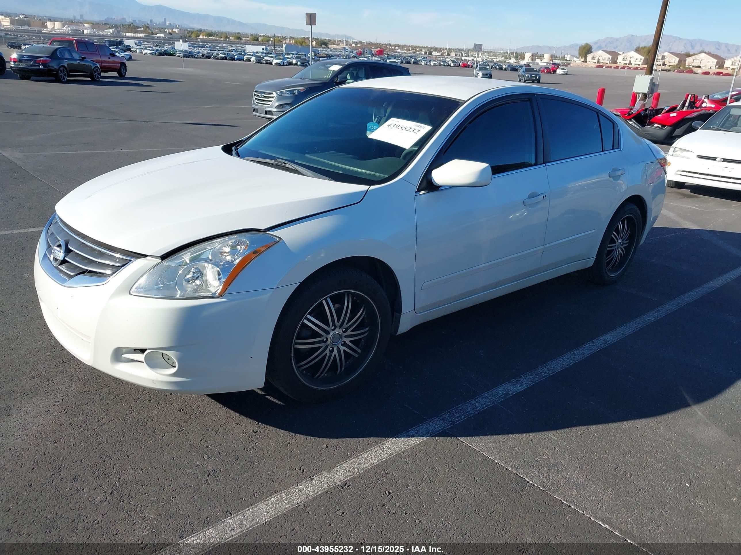 NISSAN ALTIMA image 2