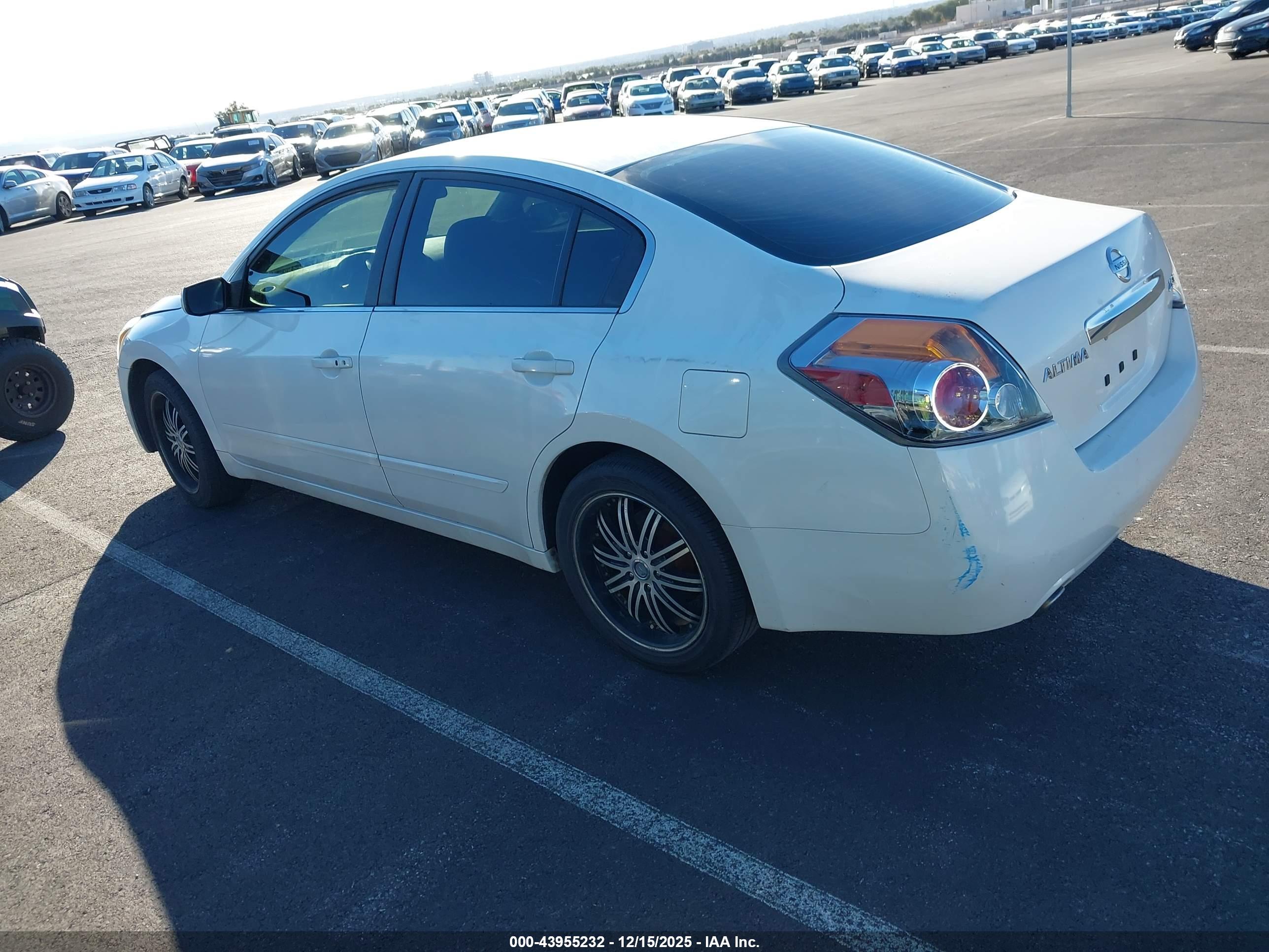 NISSAN ALTIMA image 3