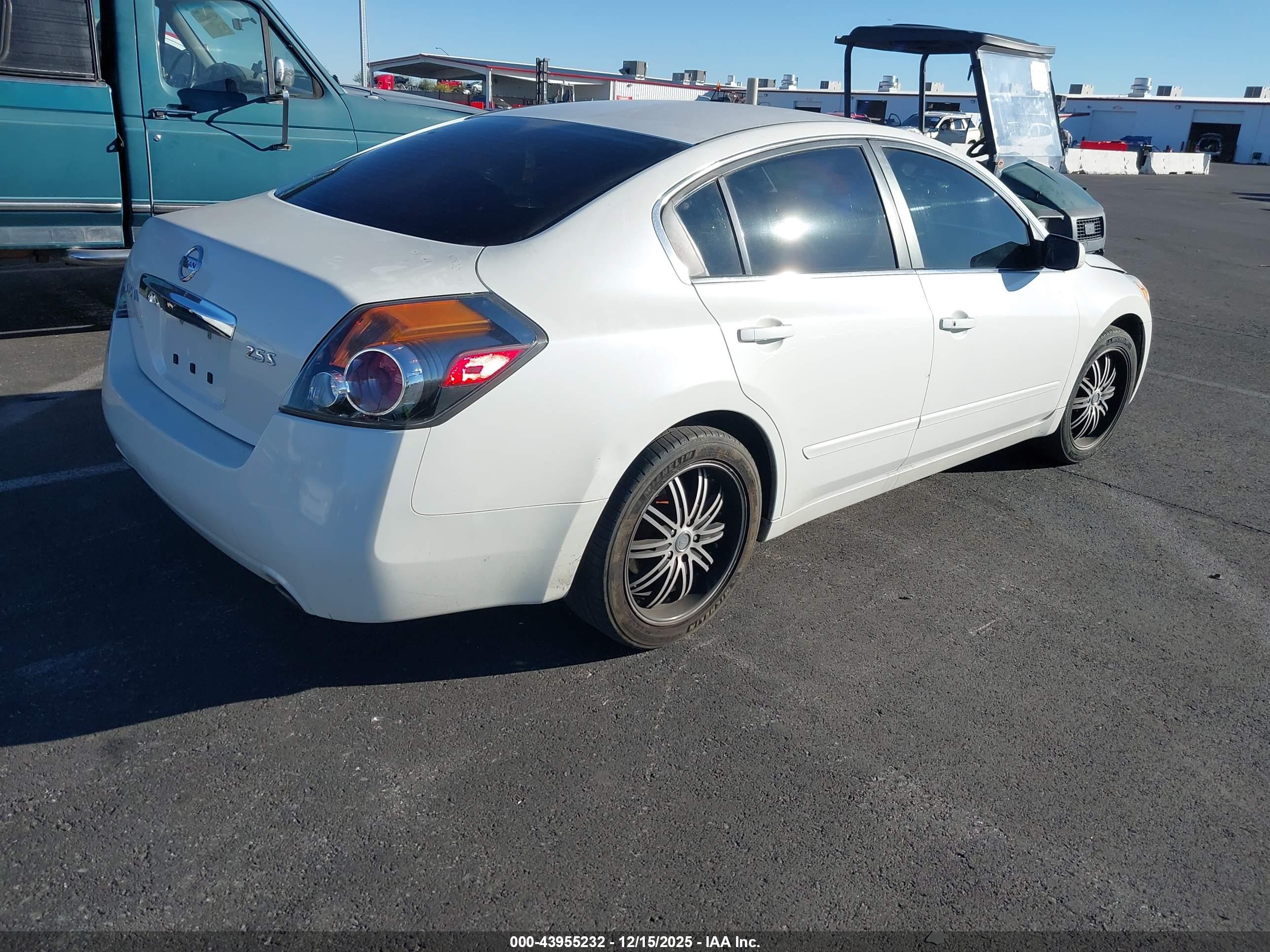 NISSAN ALTIMA image 4